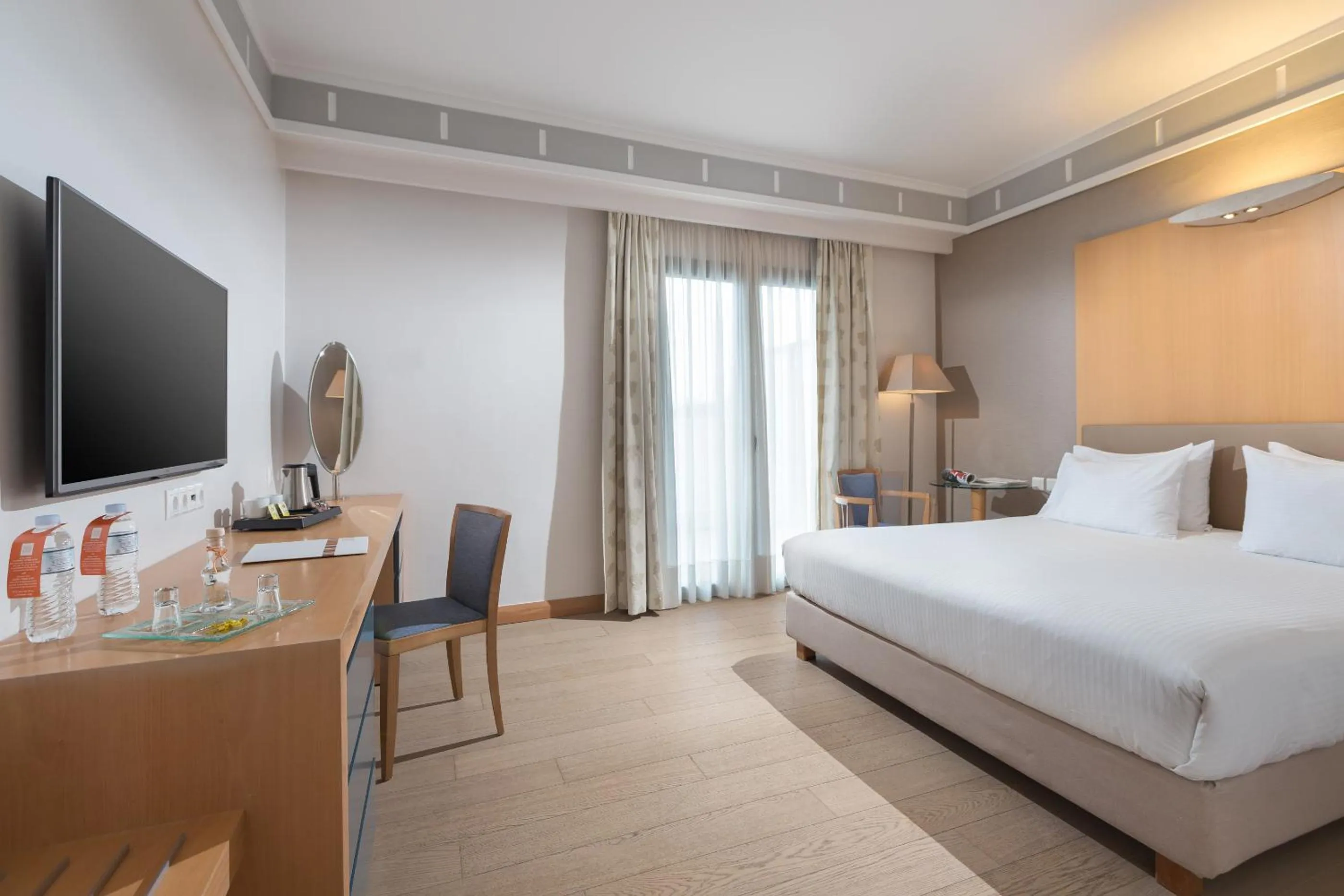 Bedroom, Bed in Central Hotel