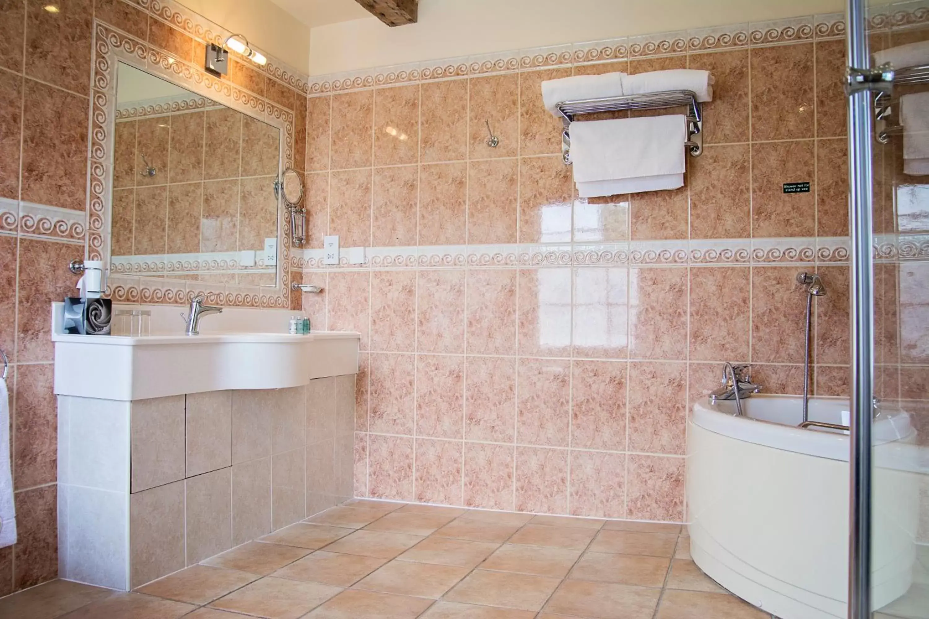 Bathroom in Waveney House Hotel