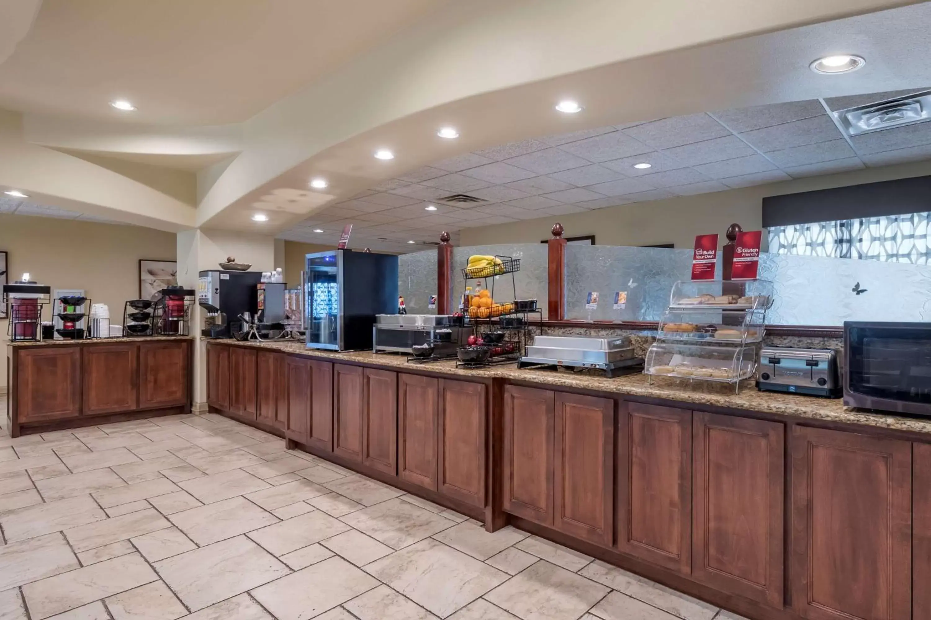 Breakfast, Restaurant/Places to Eat in BEST WESTERN PLUS Monica Royale Inn & Suites