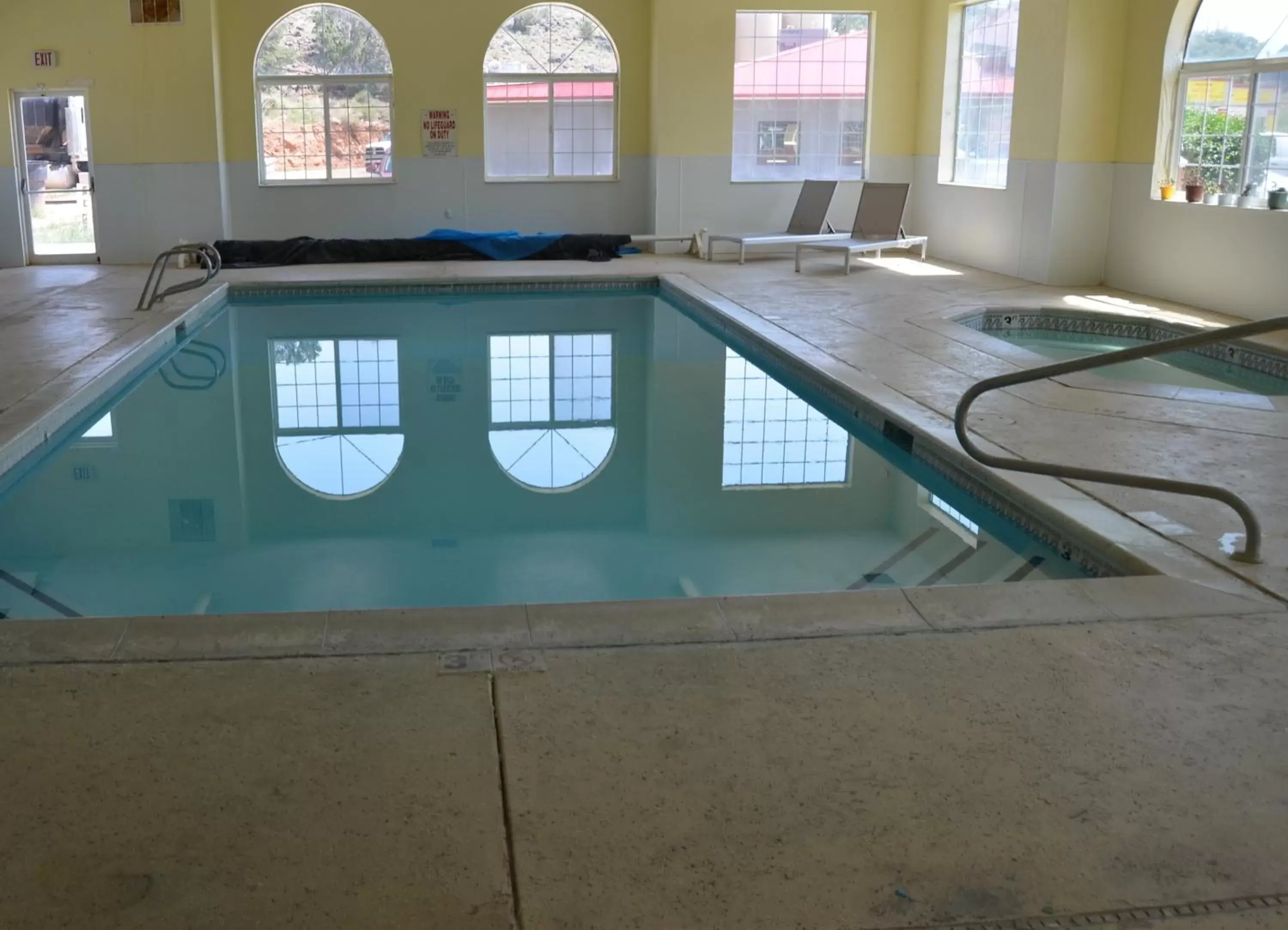 Swimming Pool in Days Inn by Wyndham Capitol Reef