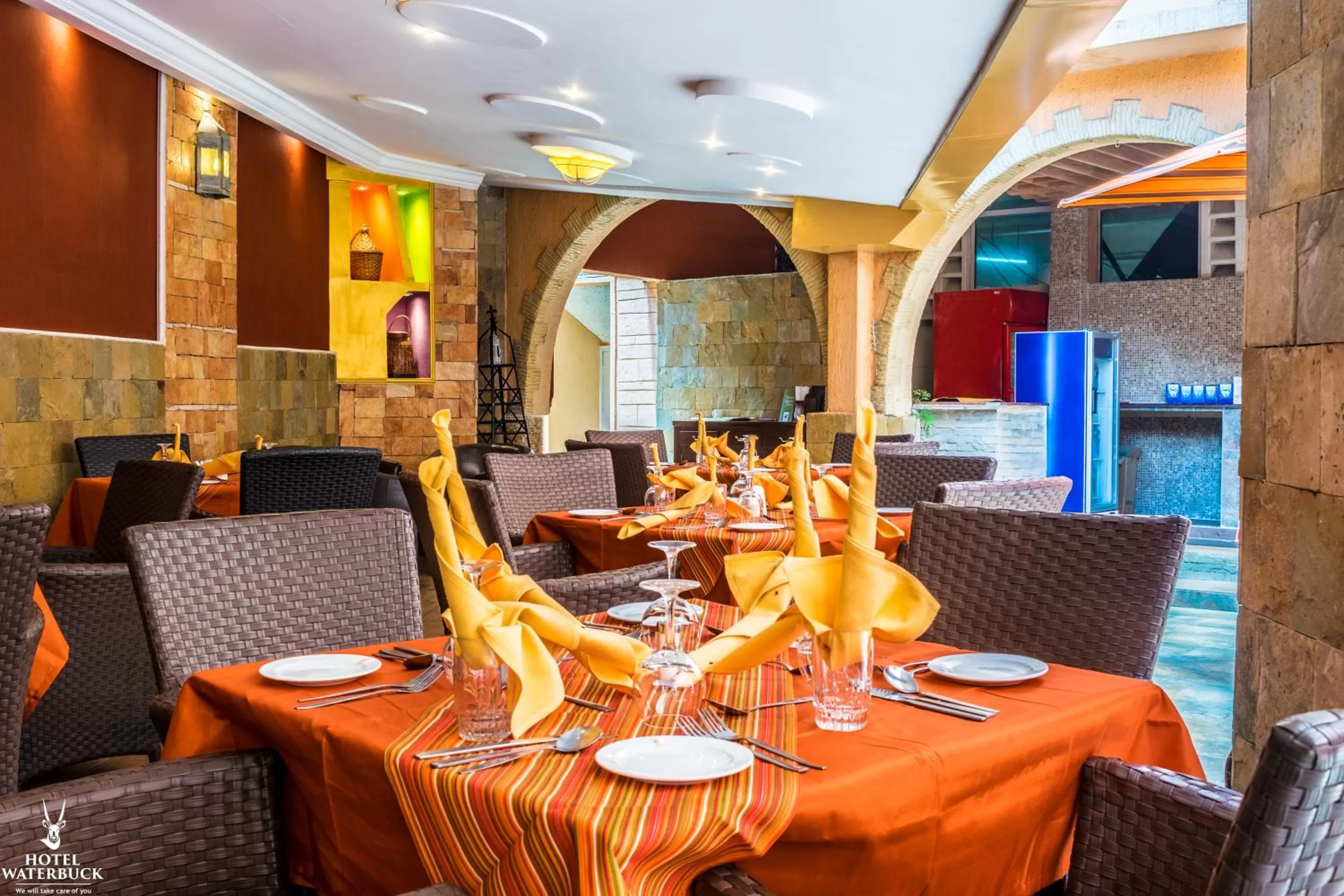 Restaurant/Places to Eat in Hotel Waterbuck