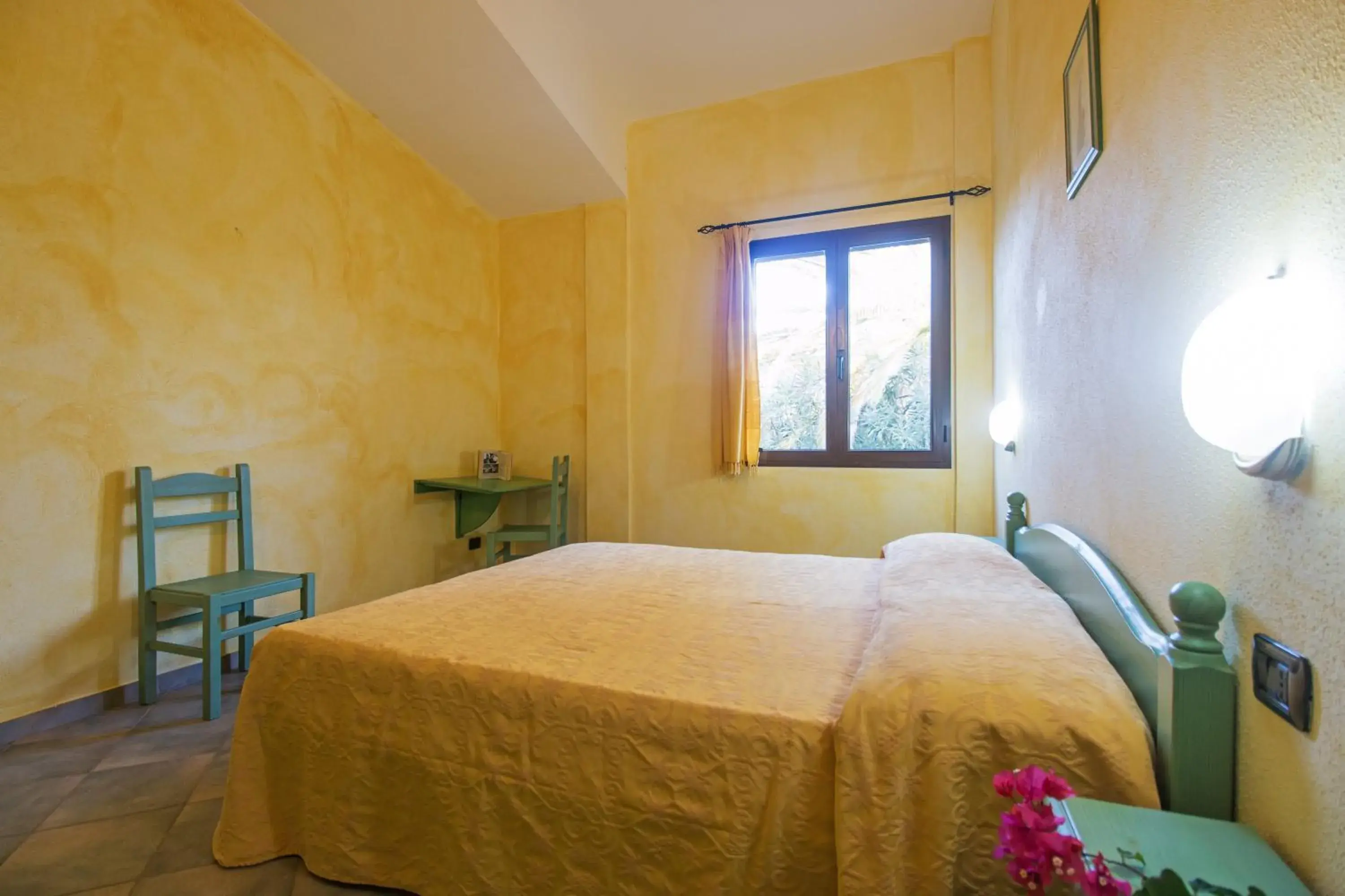Bedroom, Room Photo in Albergo Residenziale Gli Ontani