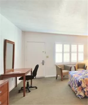 Photo of the whole room in Blue Marlin Motel