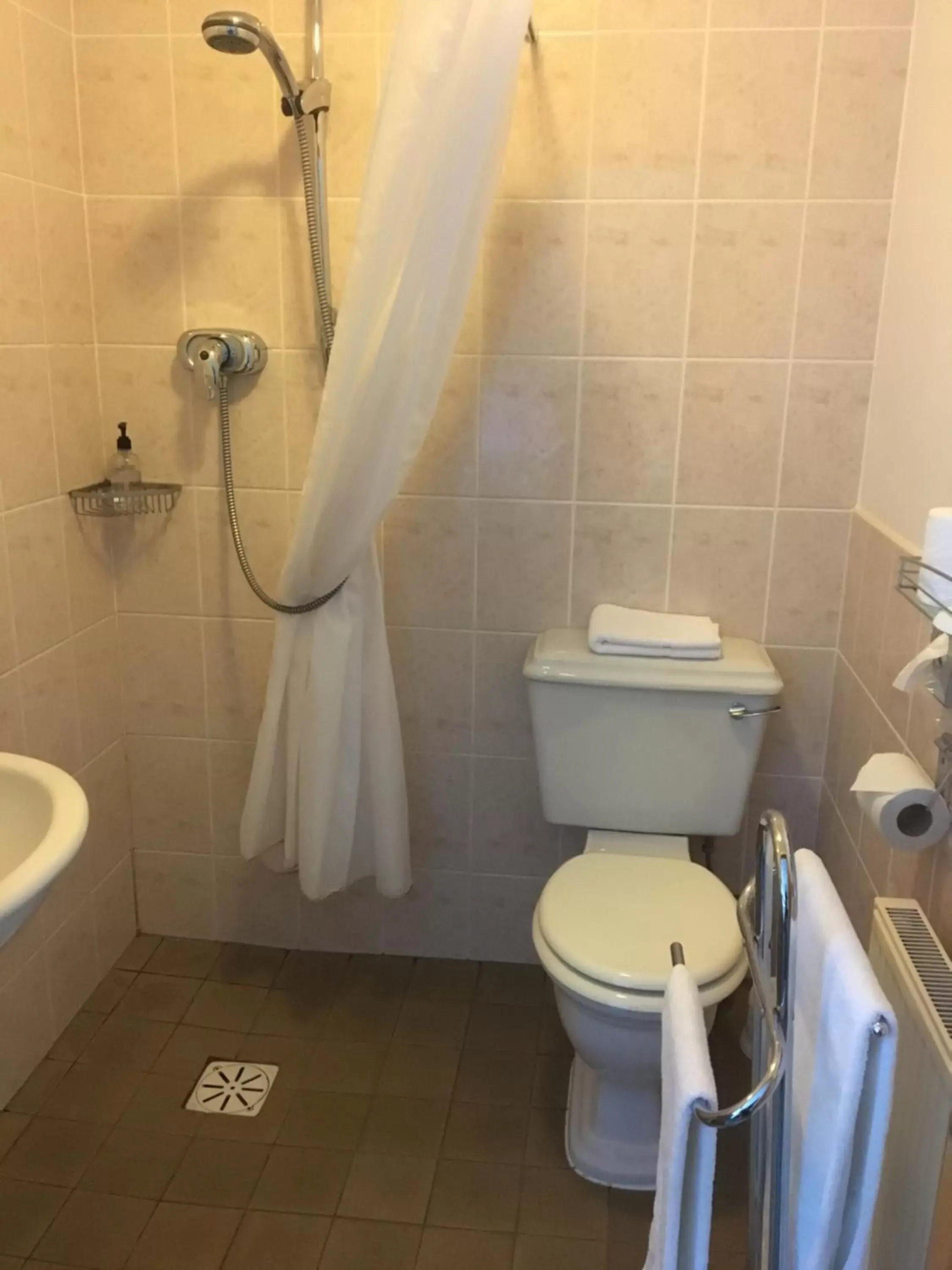 Bathroom in Deveron Lodge Guest House