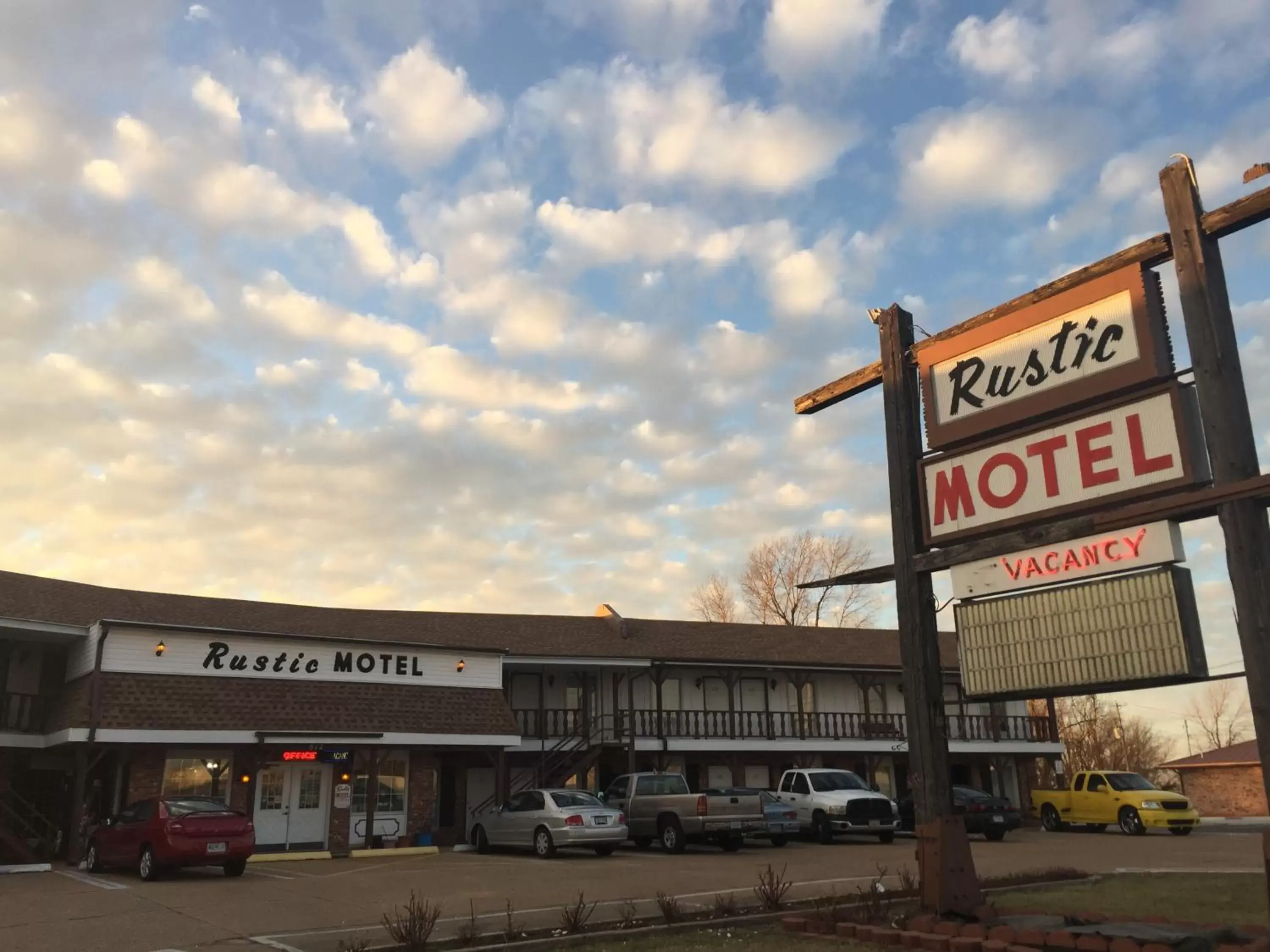 Property Logo/Sign in Rustic Motel Rolla