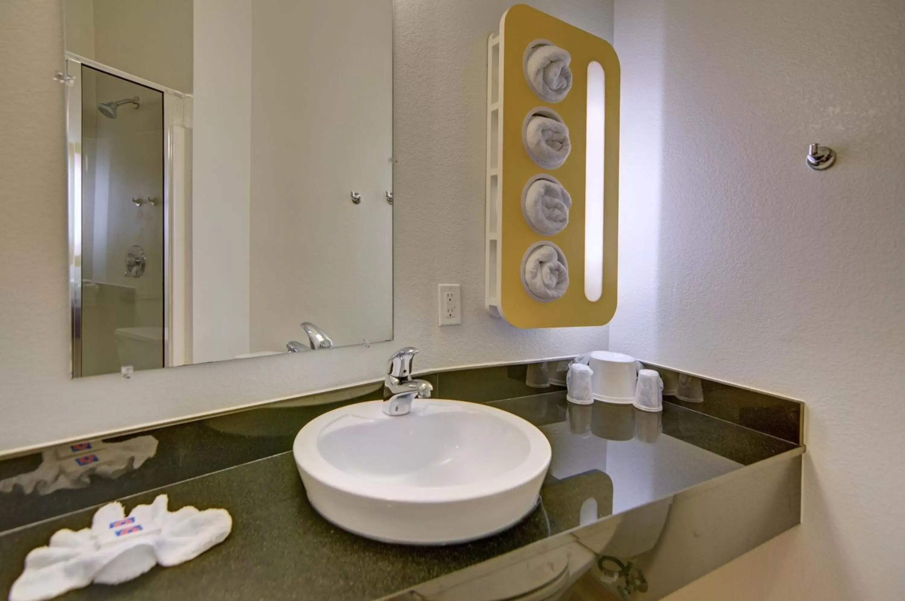 Bathroom in Motel 6-Roanoke, TX - Northlake - Speedway