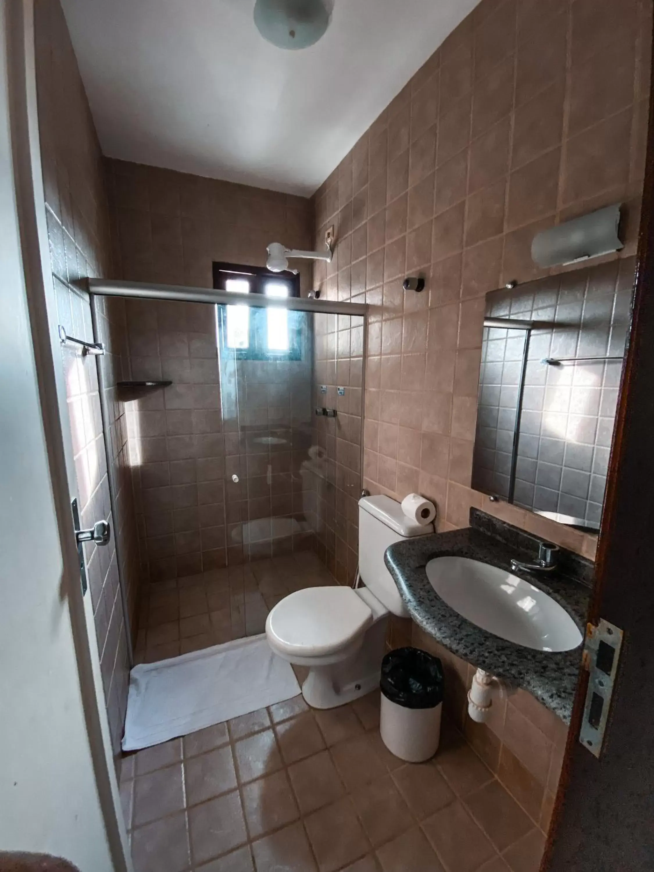 Large Double or Twin Room in Pousada e Chale Porto Paraiso Large Double or Twin Room in Pousada e Chale Porto Paraiso