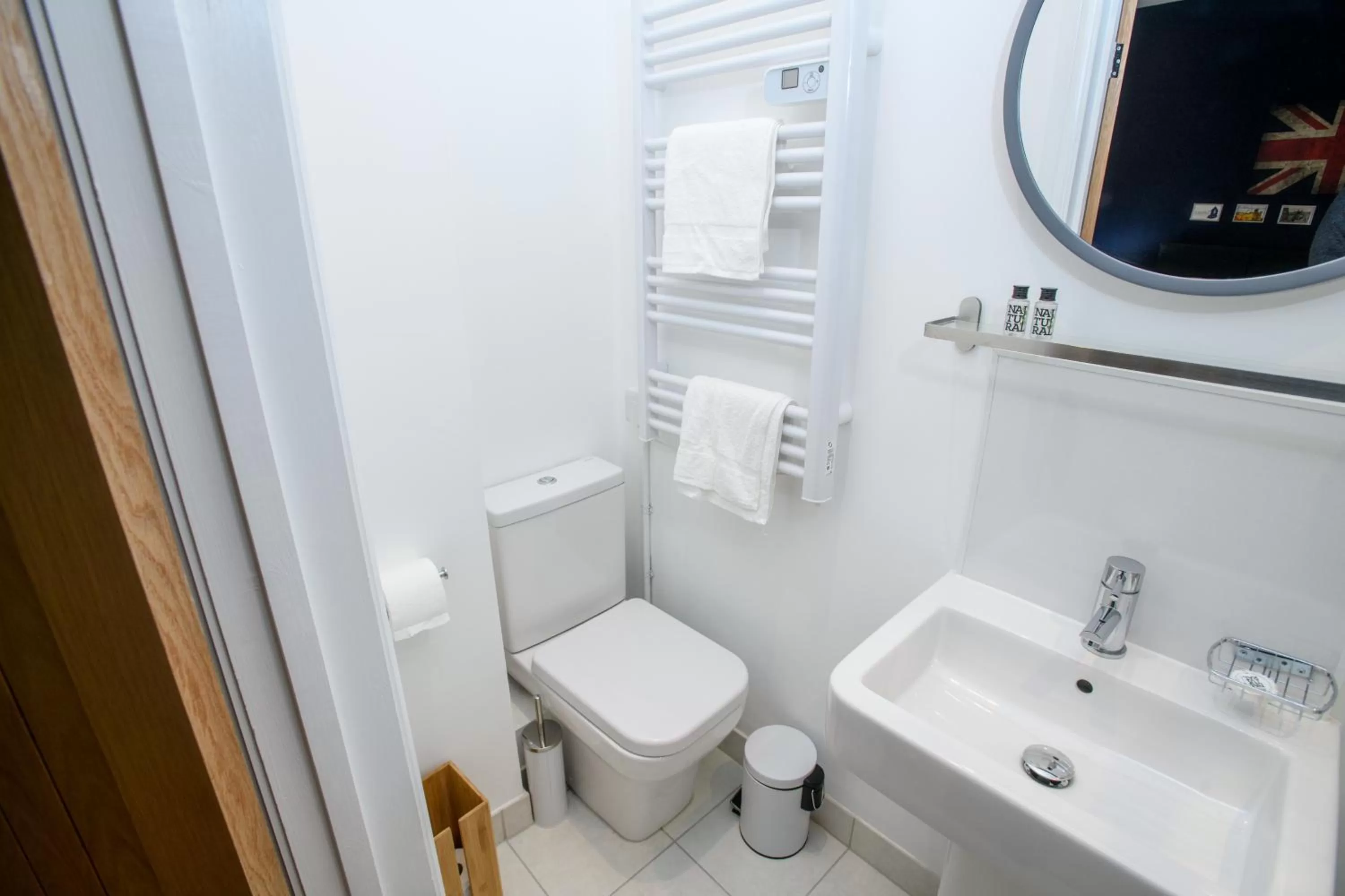 Toilet in Tavmar Accommodation