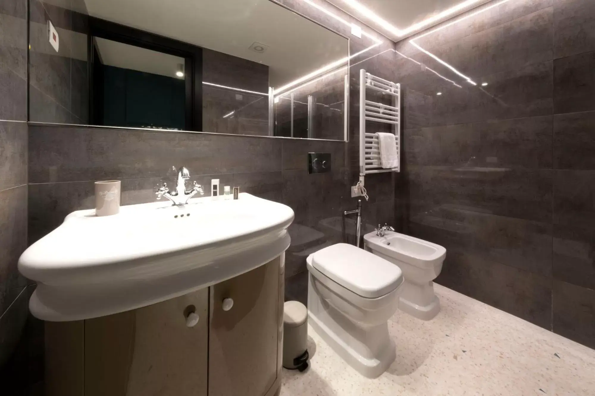 Bathroom in Residence Poli Venezia