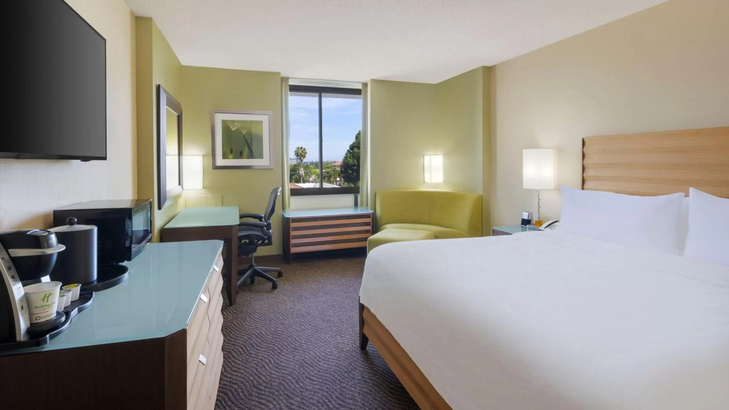 Photo of the whole room in Holiday Inn San Jose-Silicon Valley, an IHG Hotel