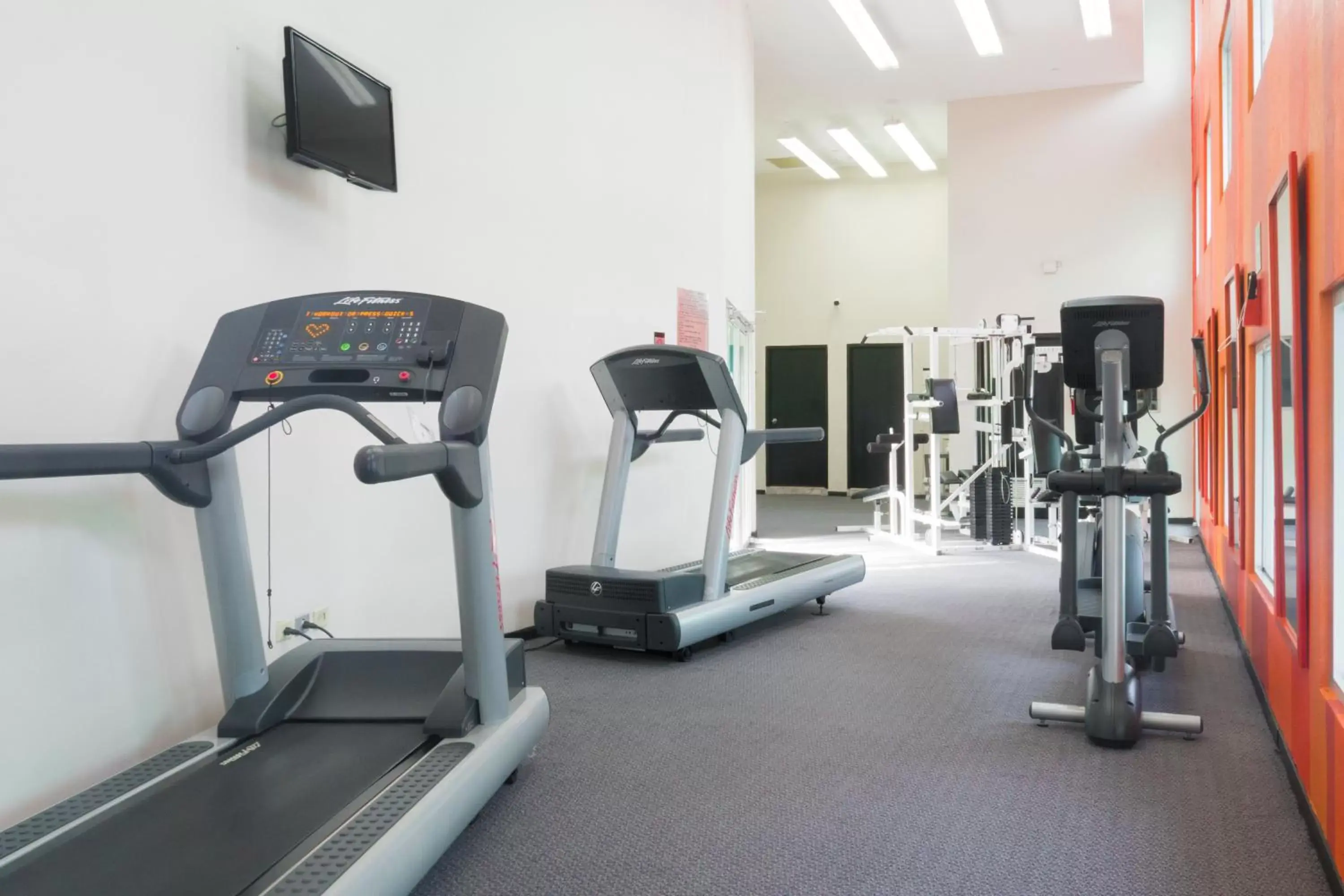 Fitness centre/facilities, Fitness Center/Facilities in Holiday Inn Monterrey-Parque Fundidora, an IHG Hotel