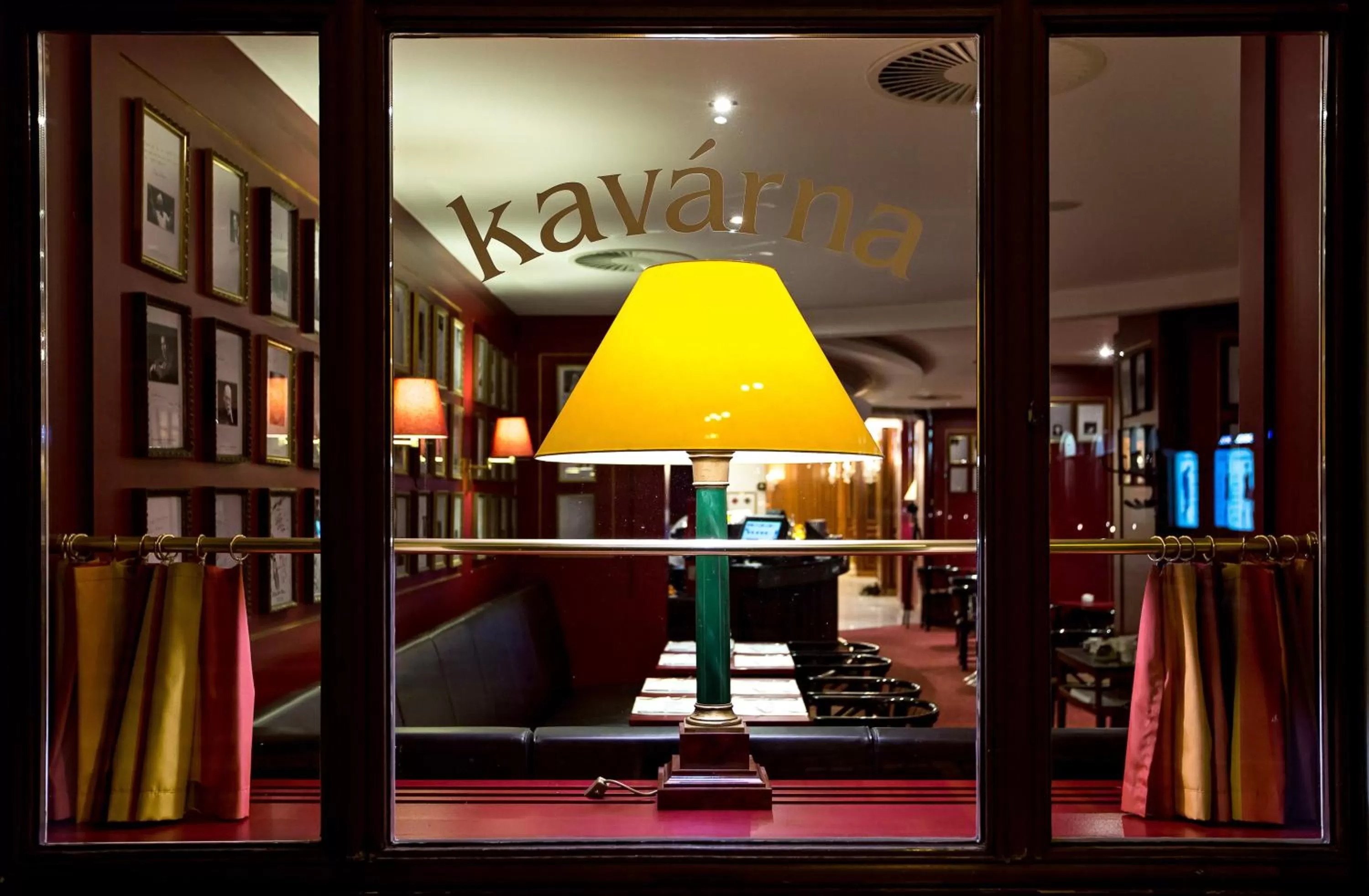 Restaurant/places to eat in Art Nouveau Palace Hotel