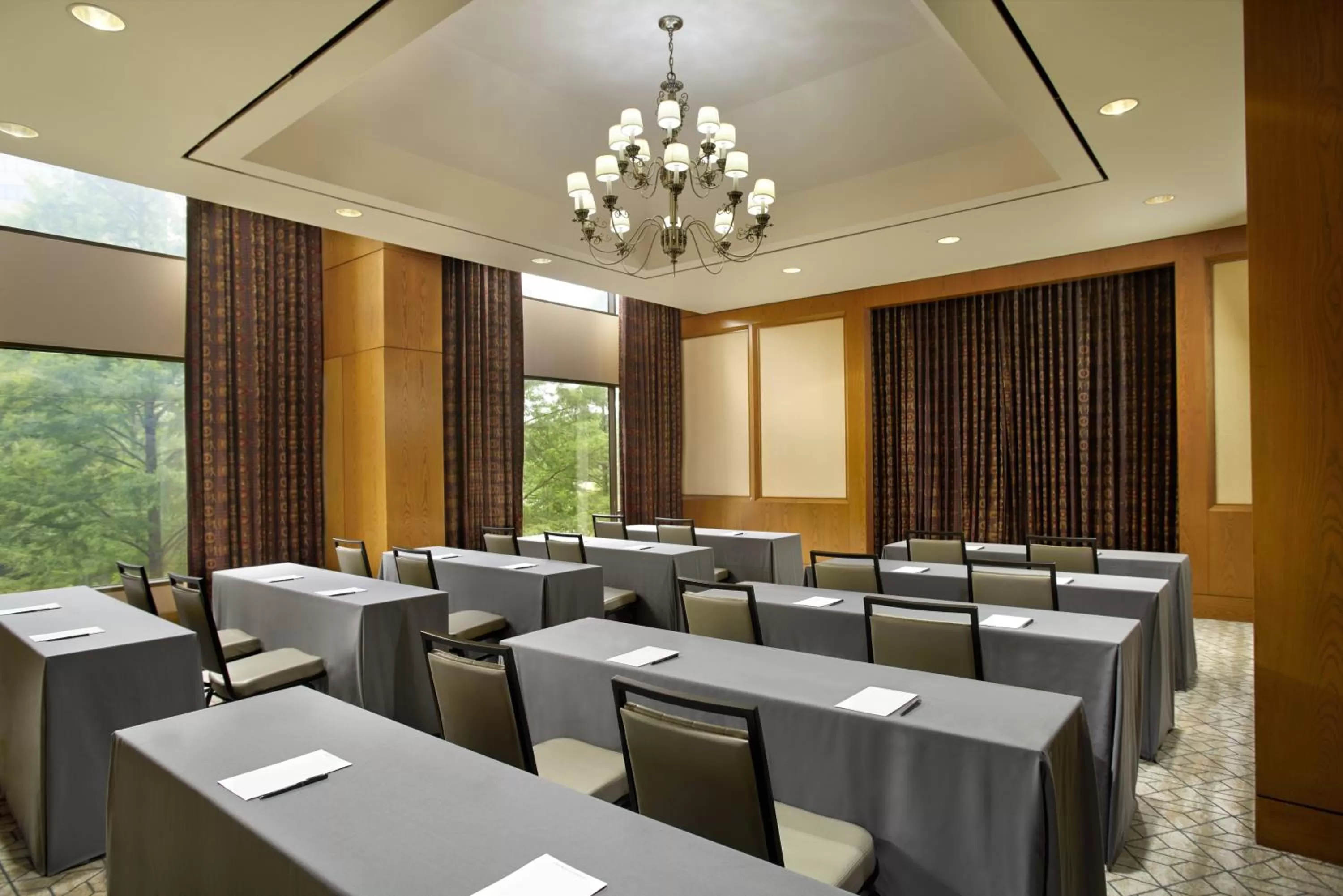 Business facilities in Omni Houston Hotel