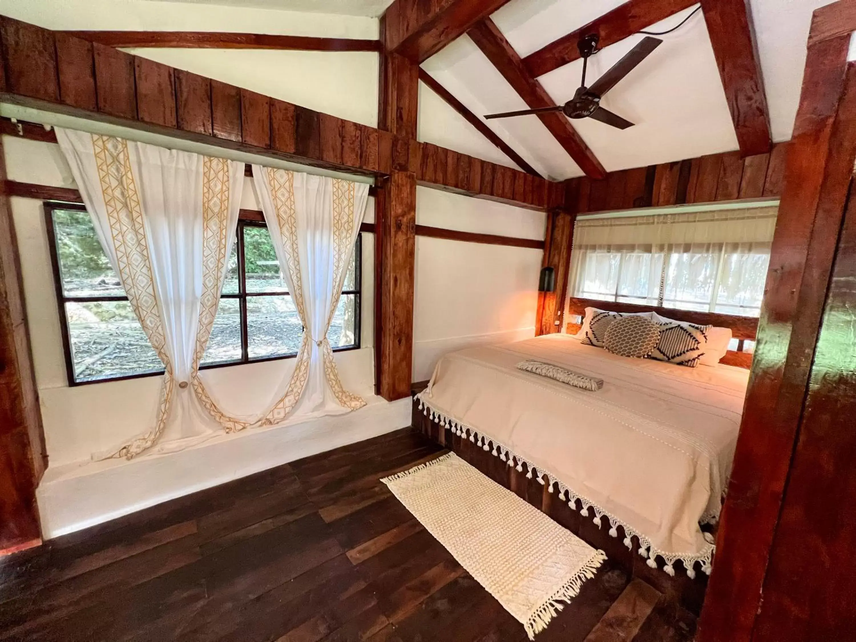 Bedroom in Villa Santuario Lake front Oasis