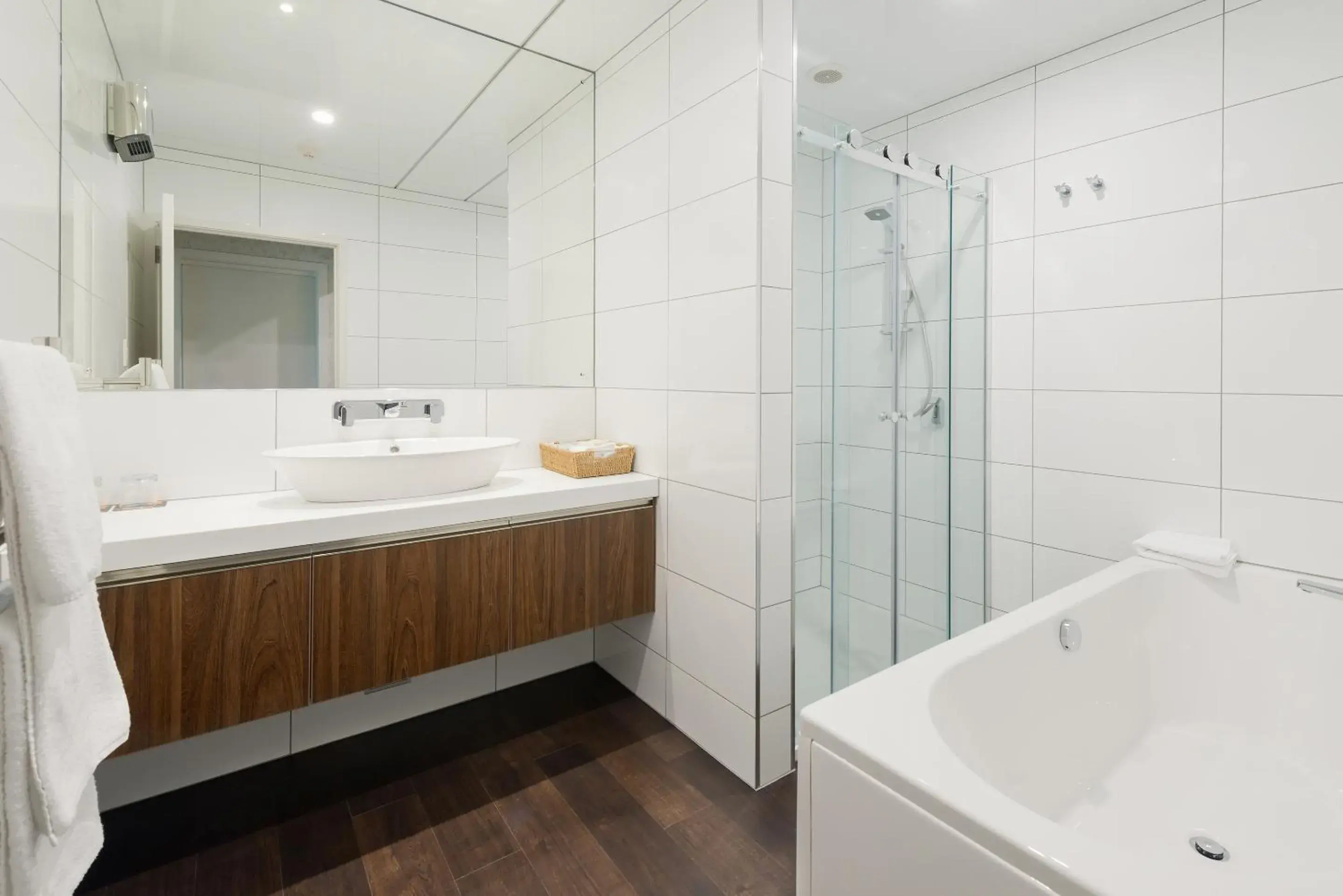 Bathroom in Heartland Hotel Croydon