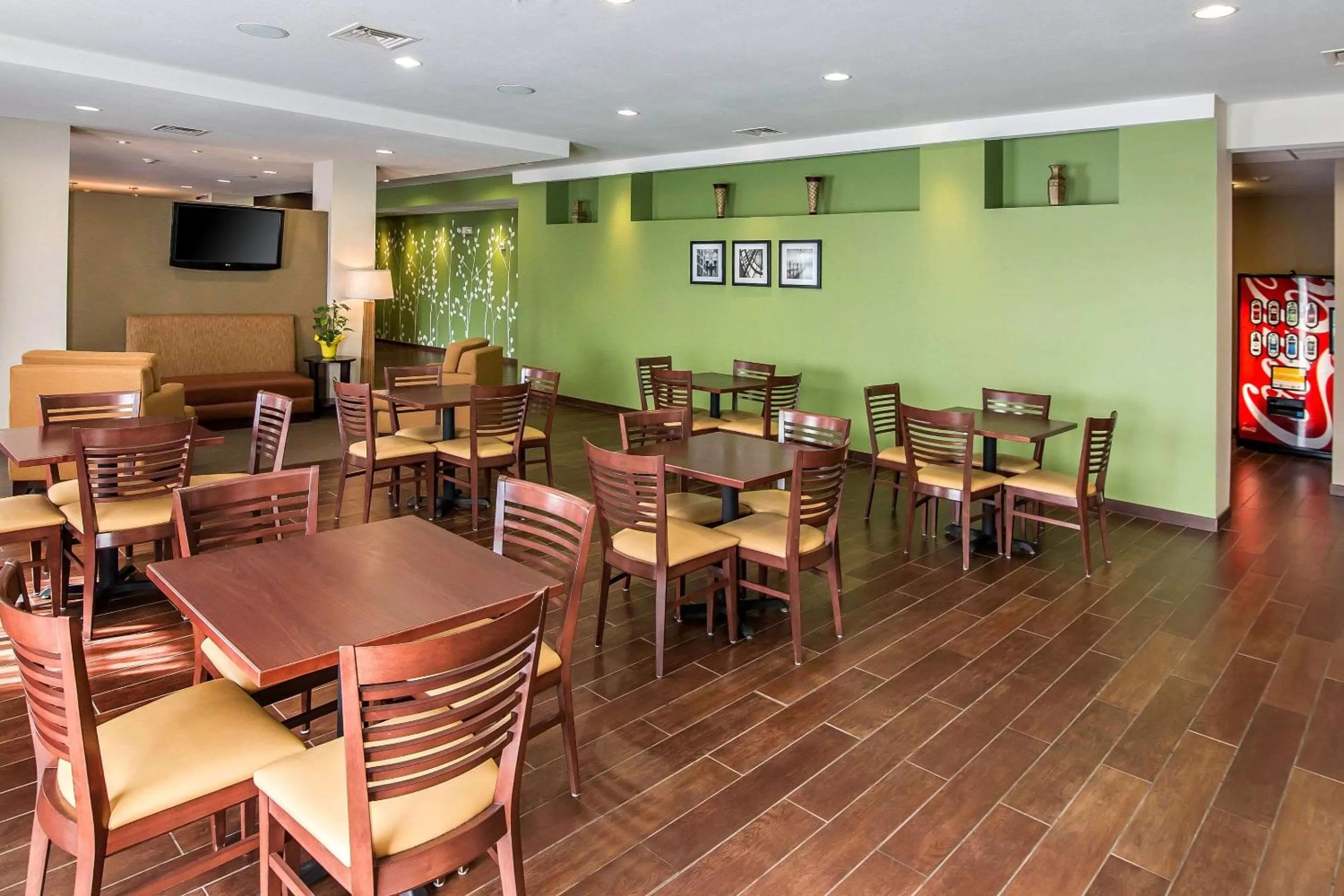 Restaurant/places to eat in Sleep Inn & Suites Haysville - Wichita South