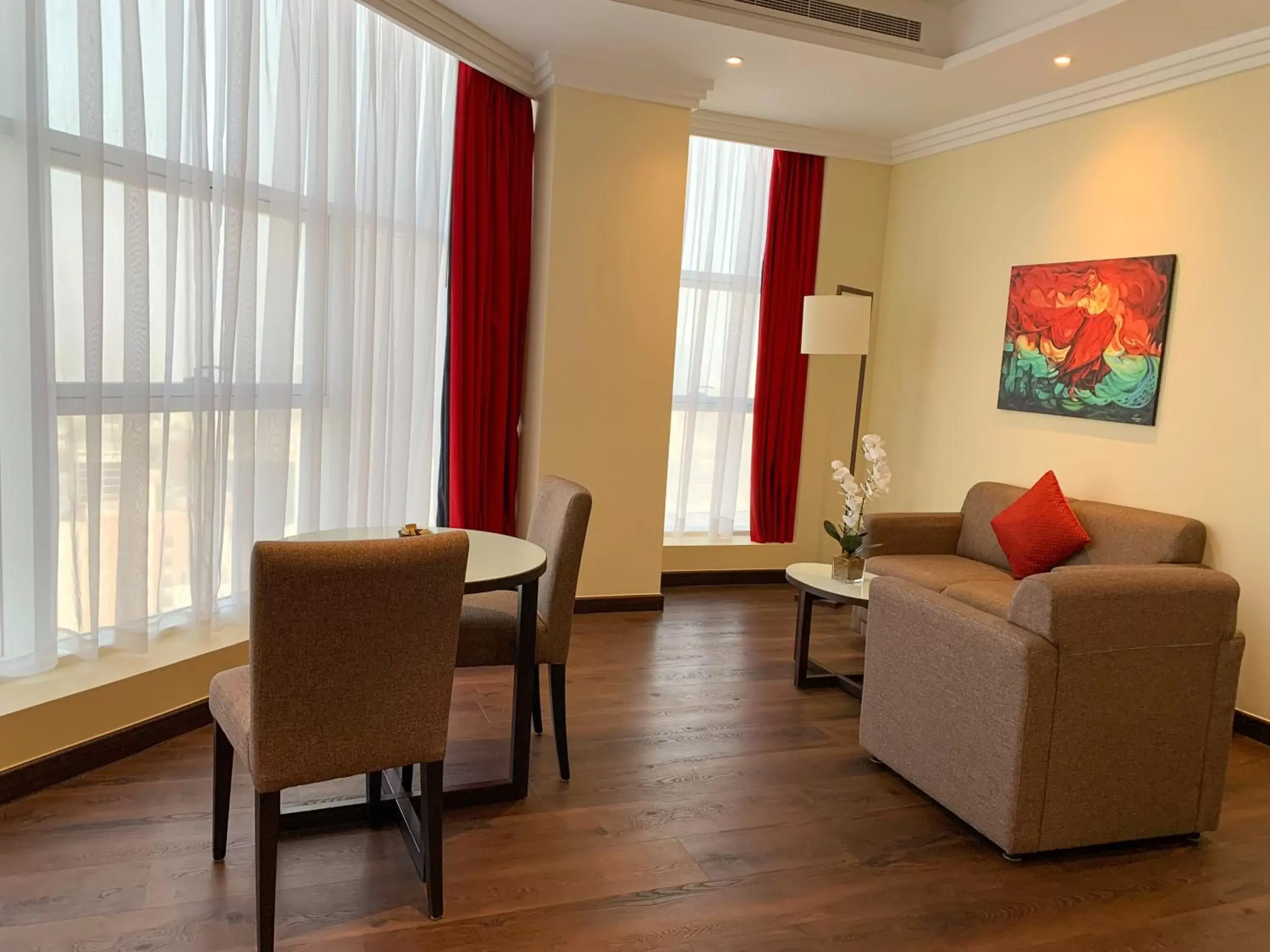 Living room, Seating Area in Swiss-Belhotel Seef Bahrain