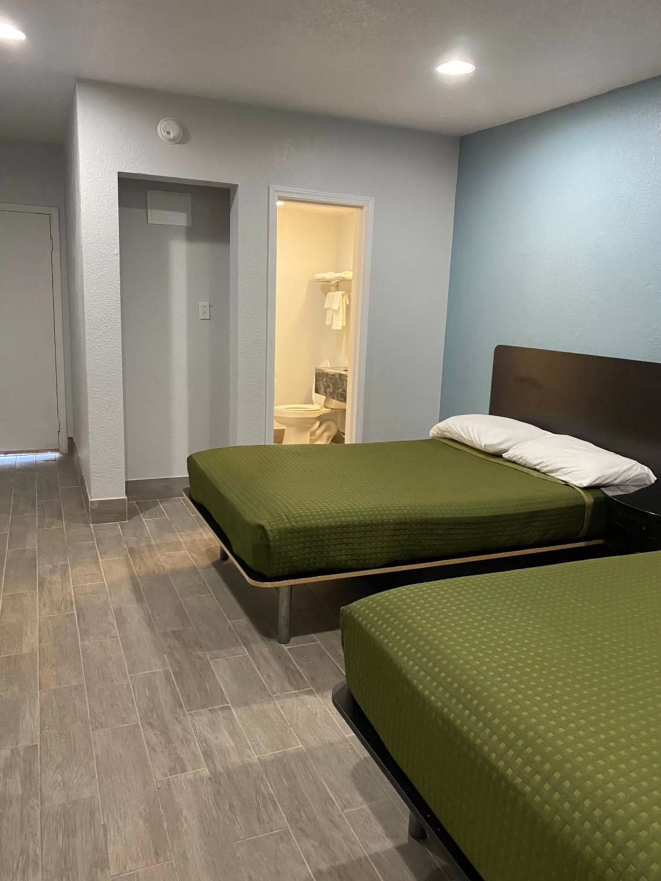 Bed in Executive Inn