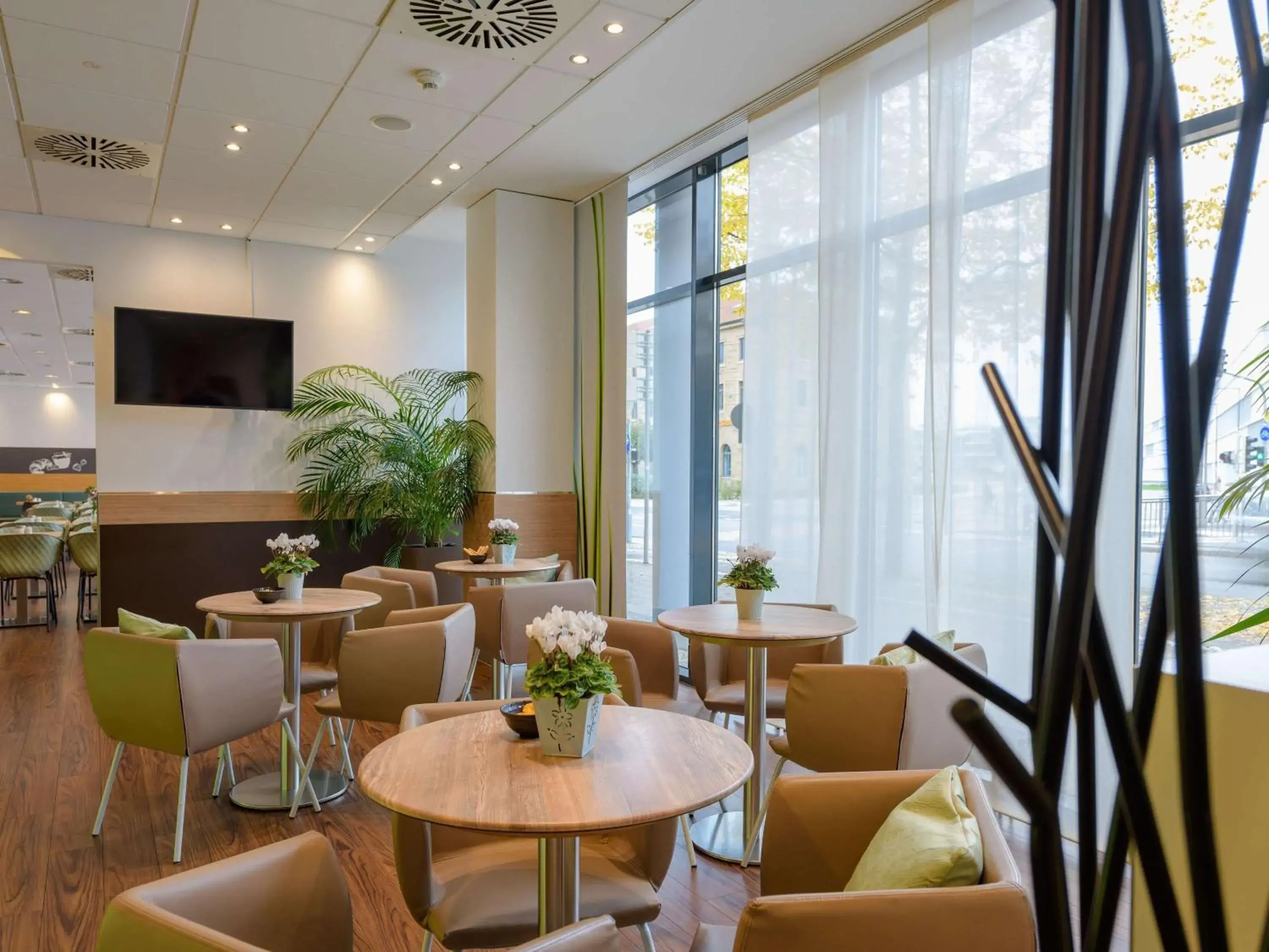 Restaurant/places to eat, Lounge/Bar in ibis Heilbronn City