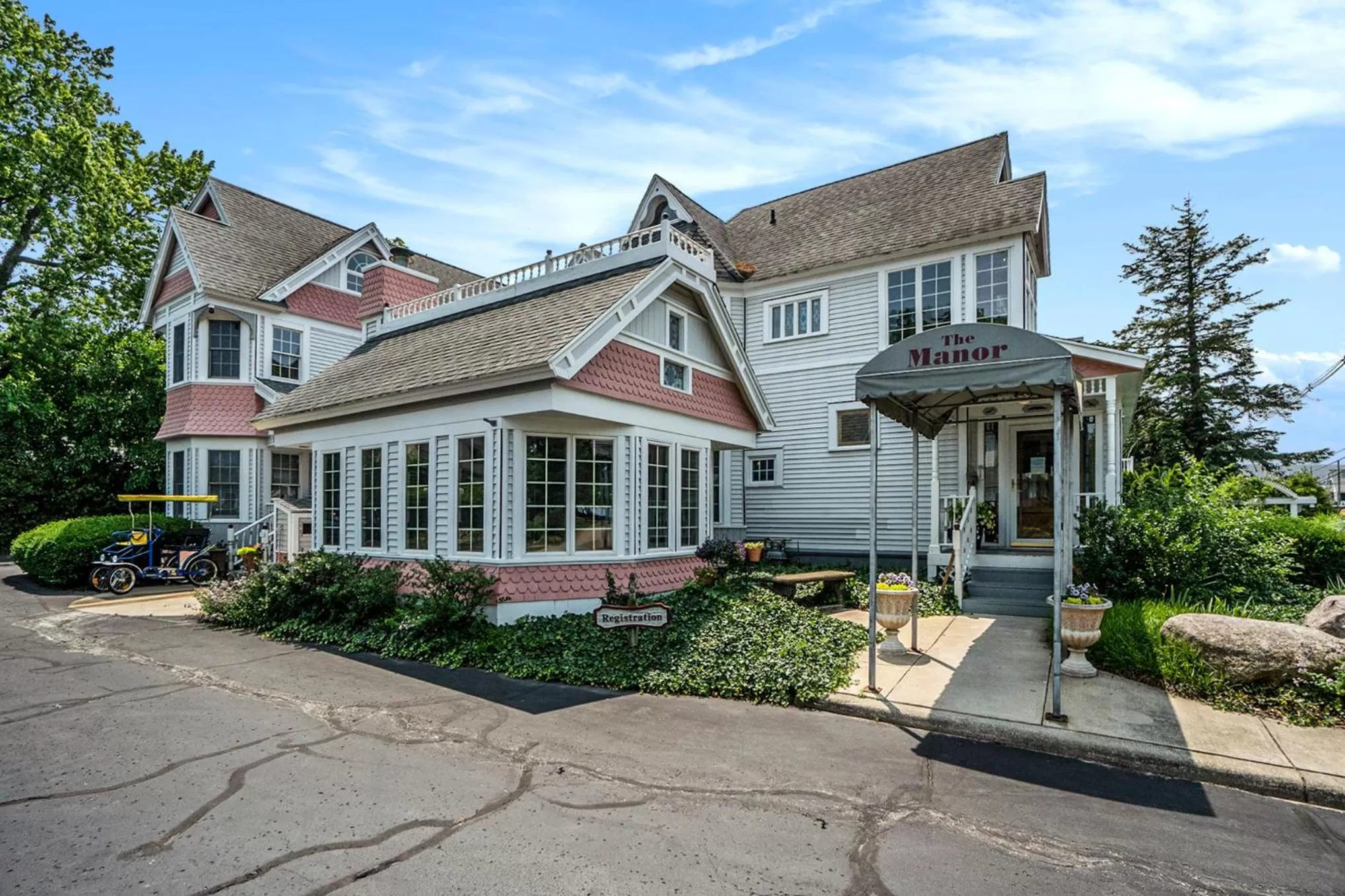 Property building in Yelton Manor Bed and Breakfast