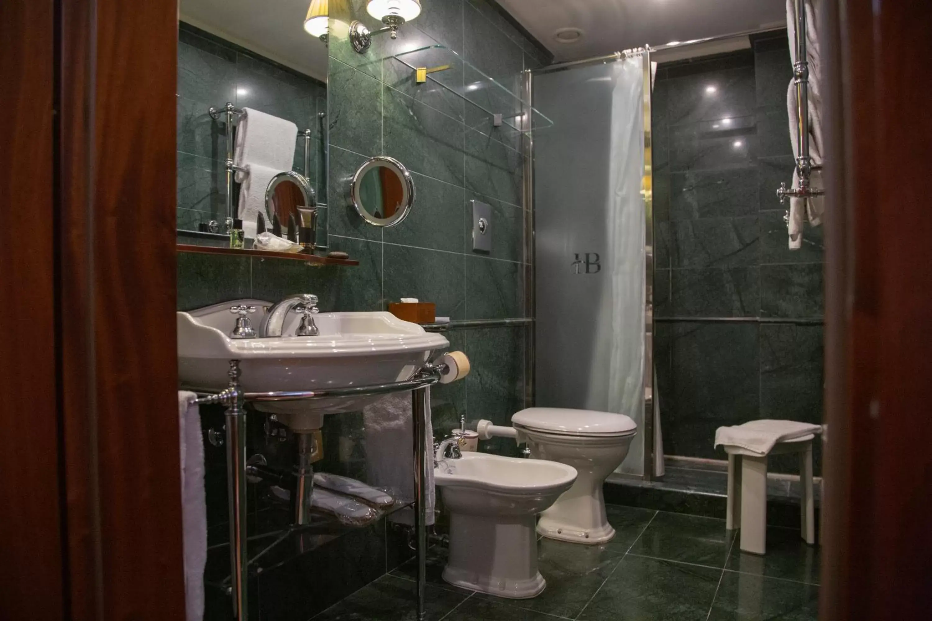 Shower, Bathroom in Hotel Bucintoro