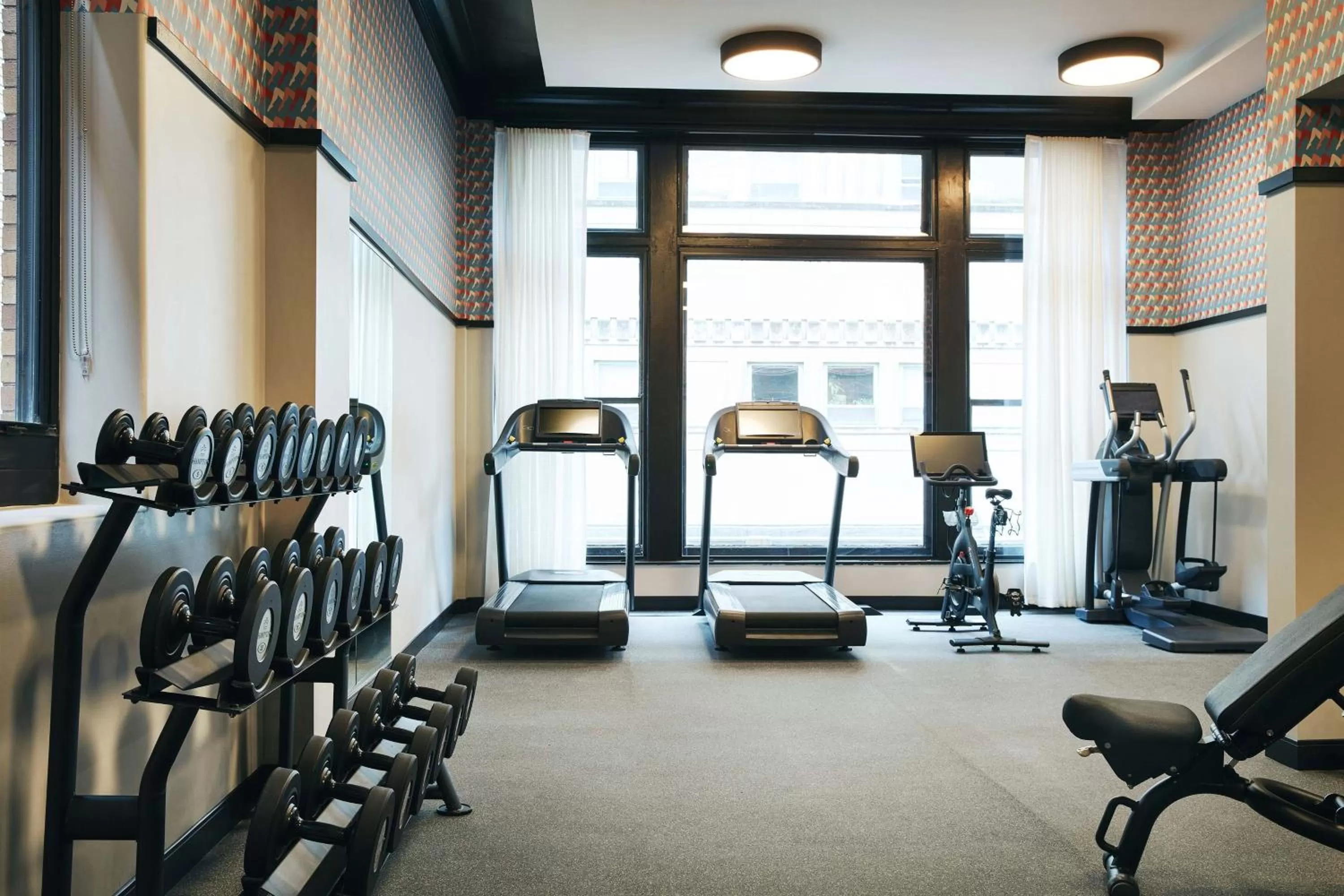 Fitness centre/facilities in Kinley Cincinnati Downtown, a Tribute Portfolio Hotel