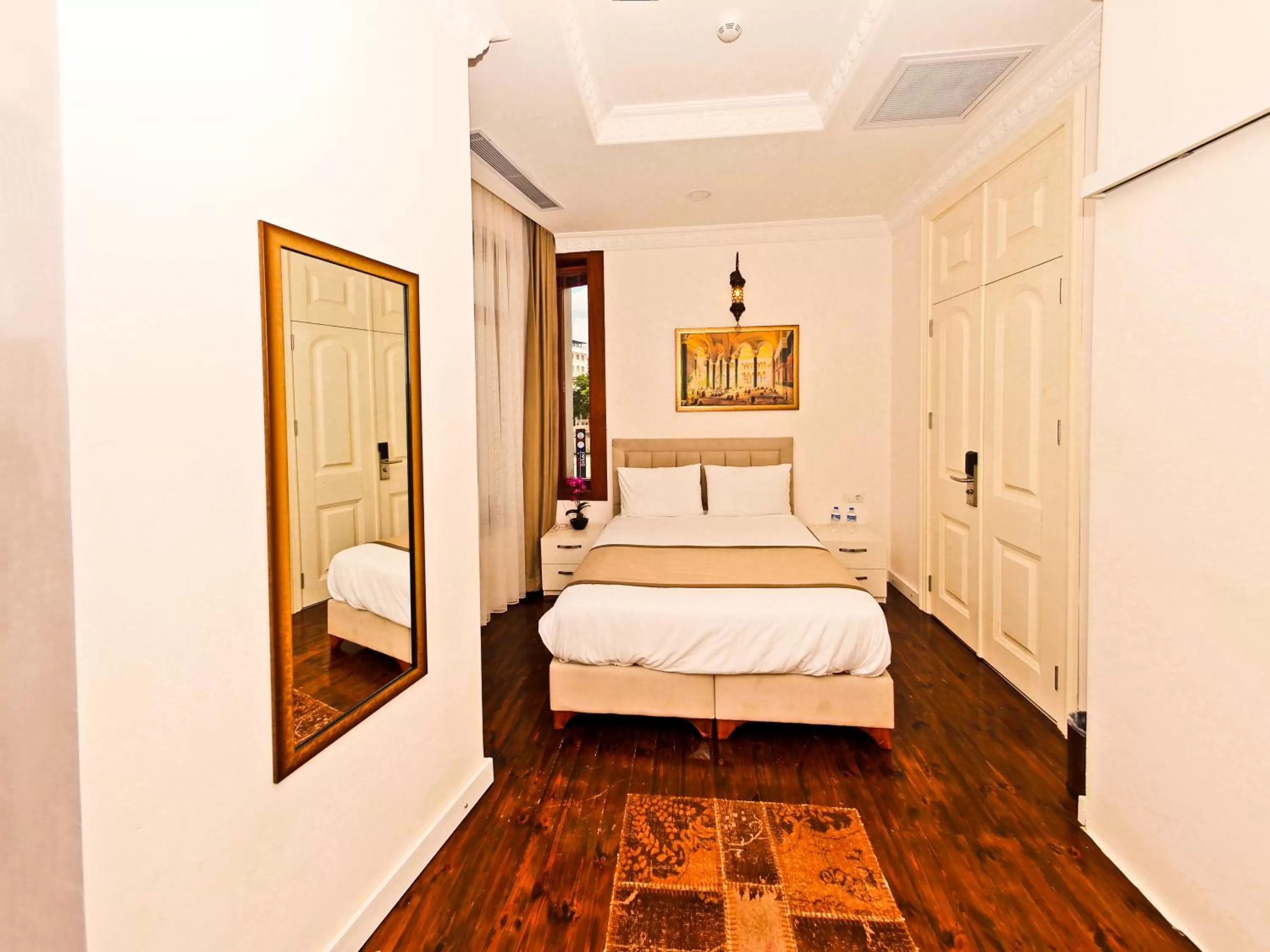 Photo of the whole room, Bed in Nusretbey Hotel