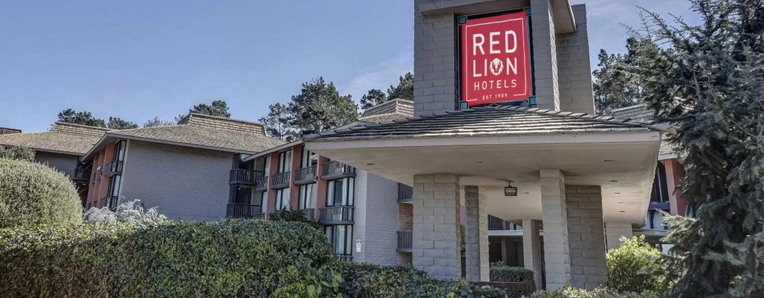 Property Building in Red Lion Hotel Monterey