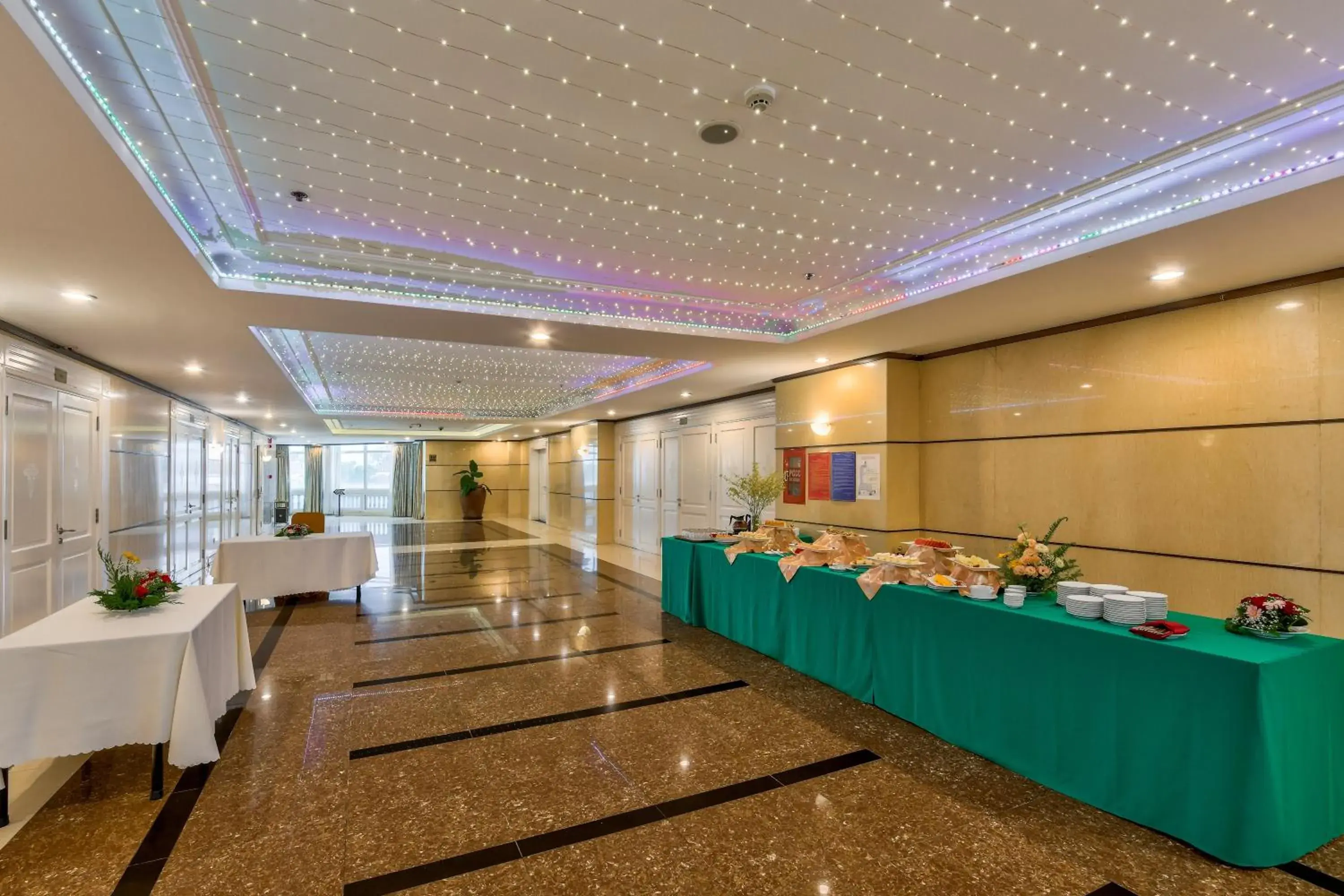 Meeting/conference room in La Sapinette Hotel