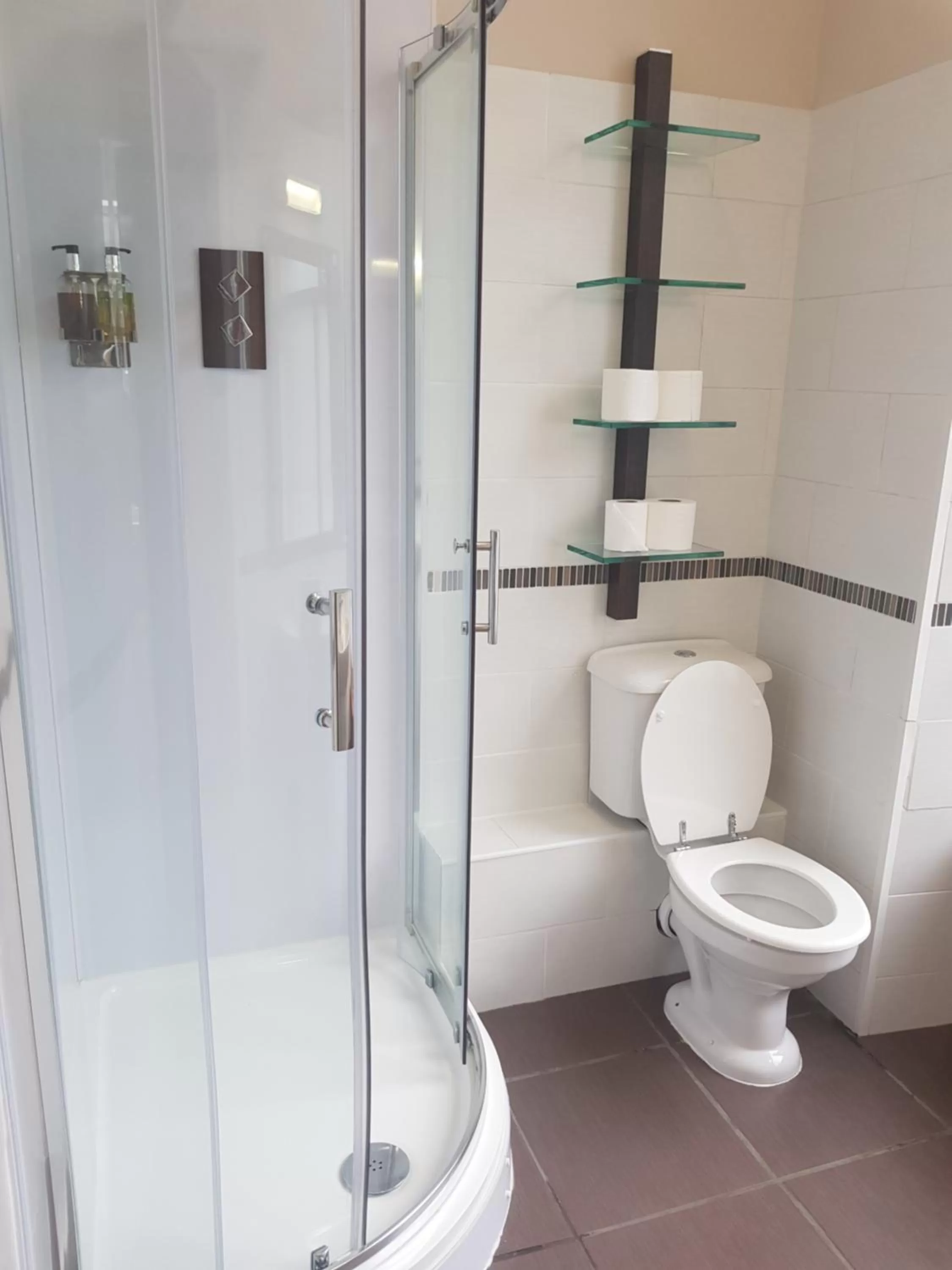 Bathroom in Aberdeen House