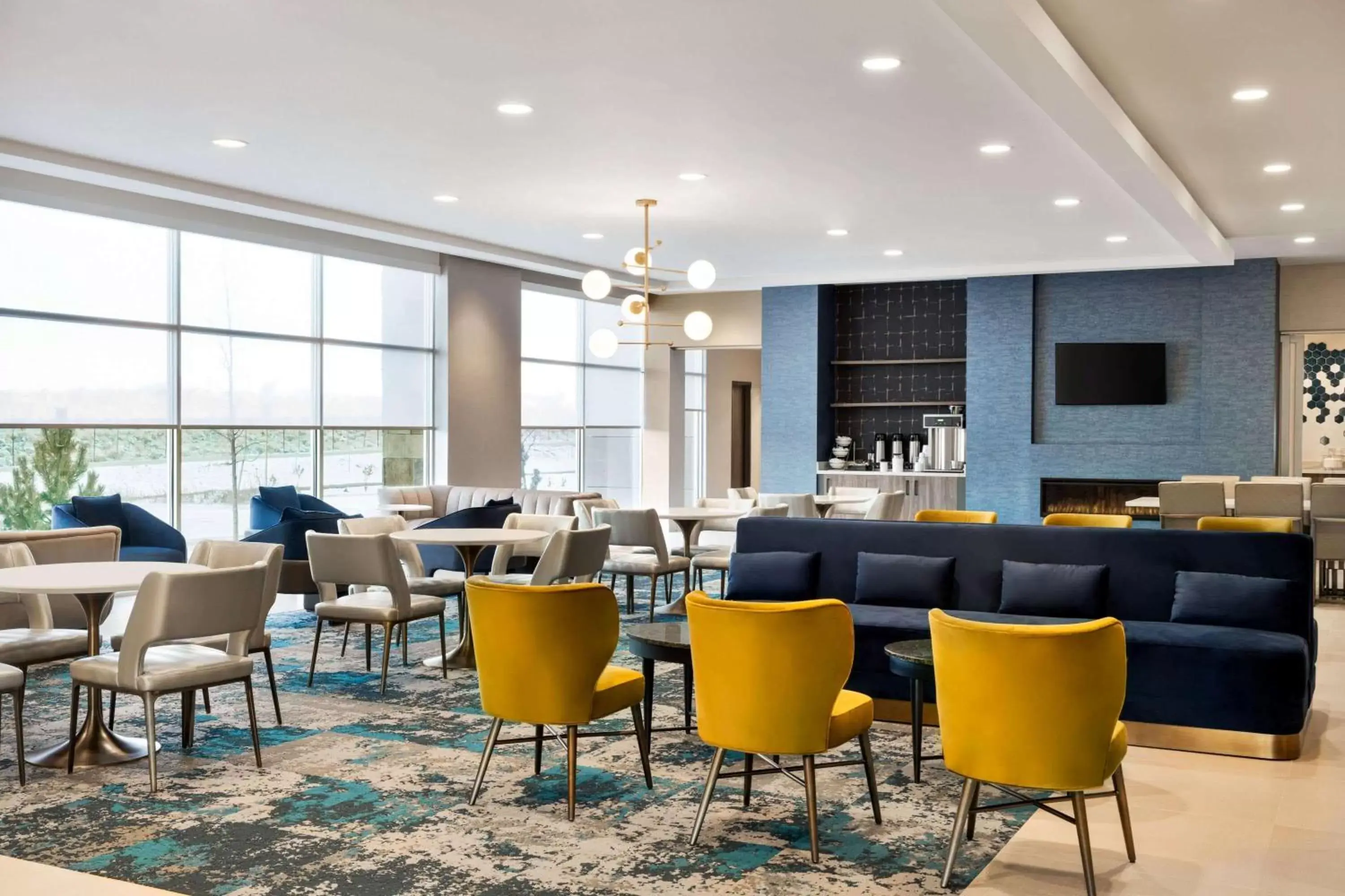 Lobby or reception, Lounge/Bar in La Quinta Inn & Suites by Wyndham Denver Parker