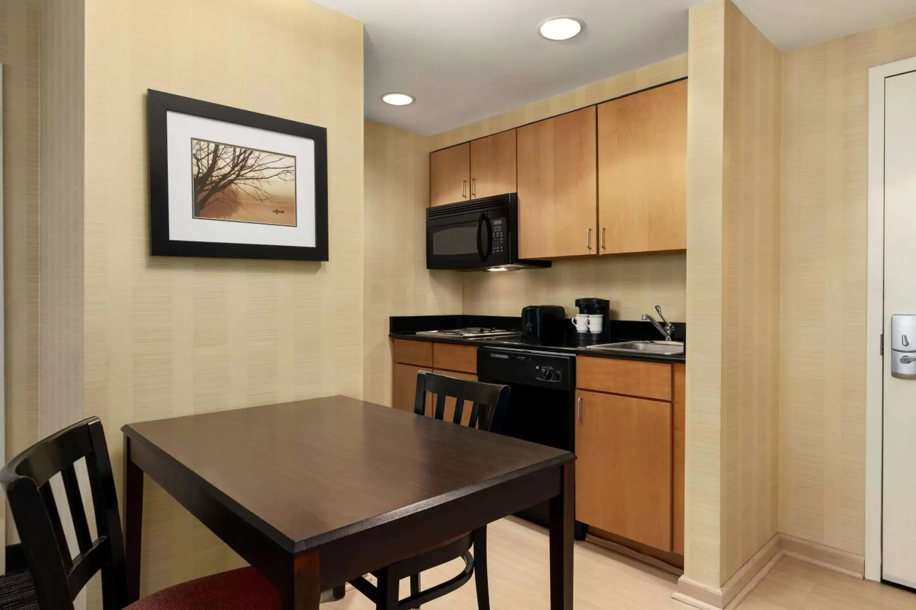 Kitchen or kitchenette, Kitchen/Kitchenette in Homewood Suites by Hilton Newtown - Langhorne, PA