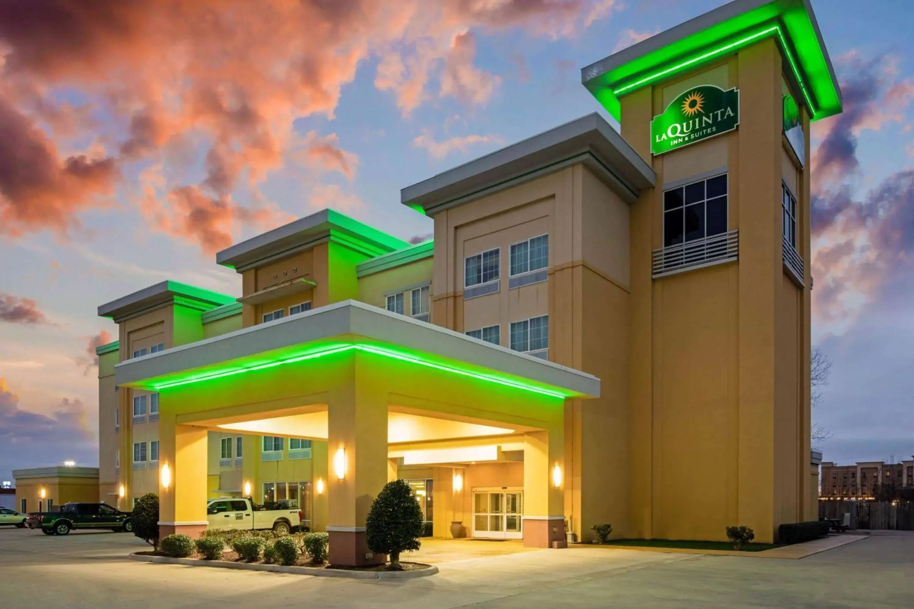 Property Building in La Quinta Inn & Suites by Wyndham Durant