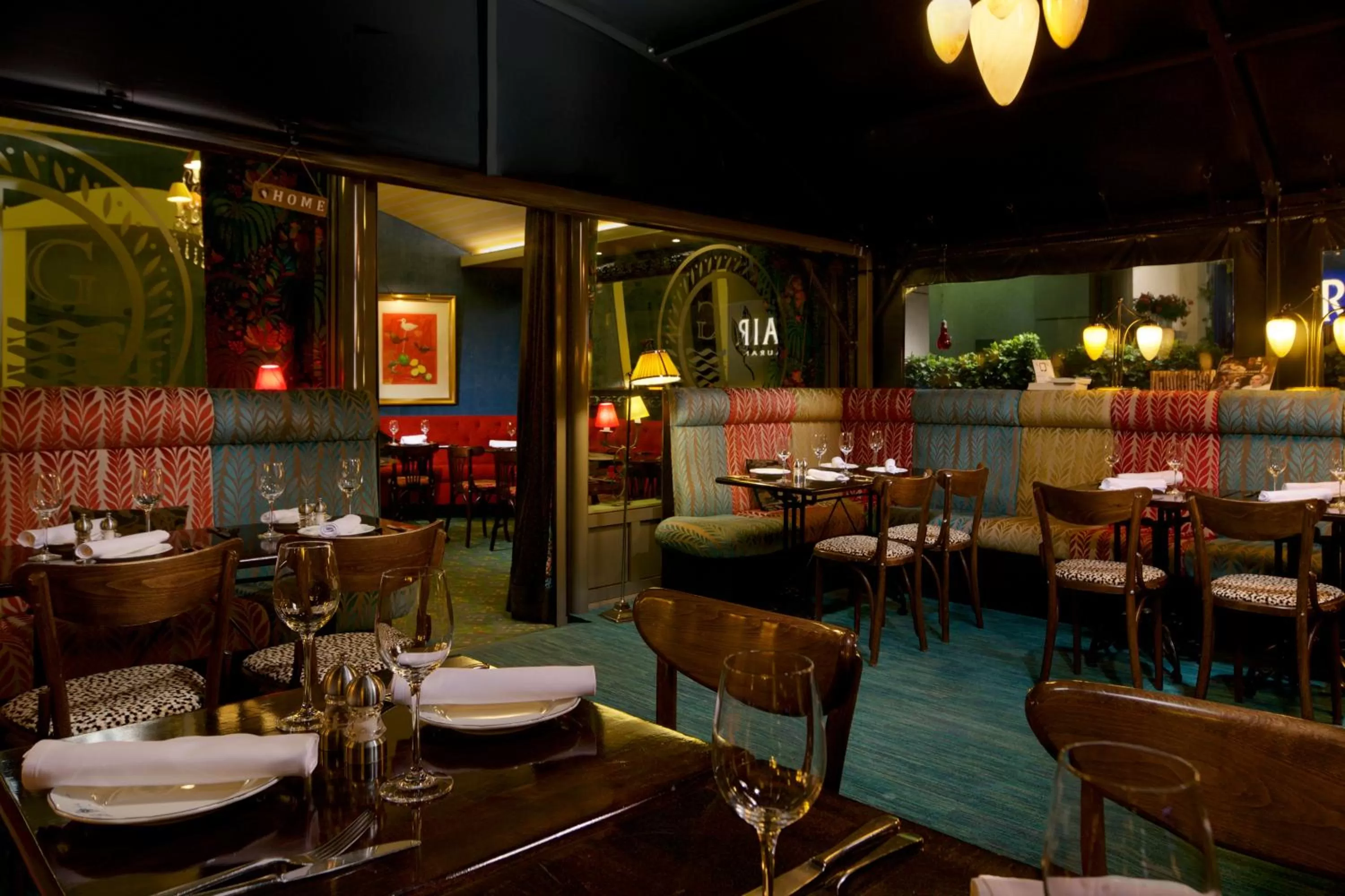 Restaurant/places to eat in Hotel Parc Belair