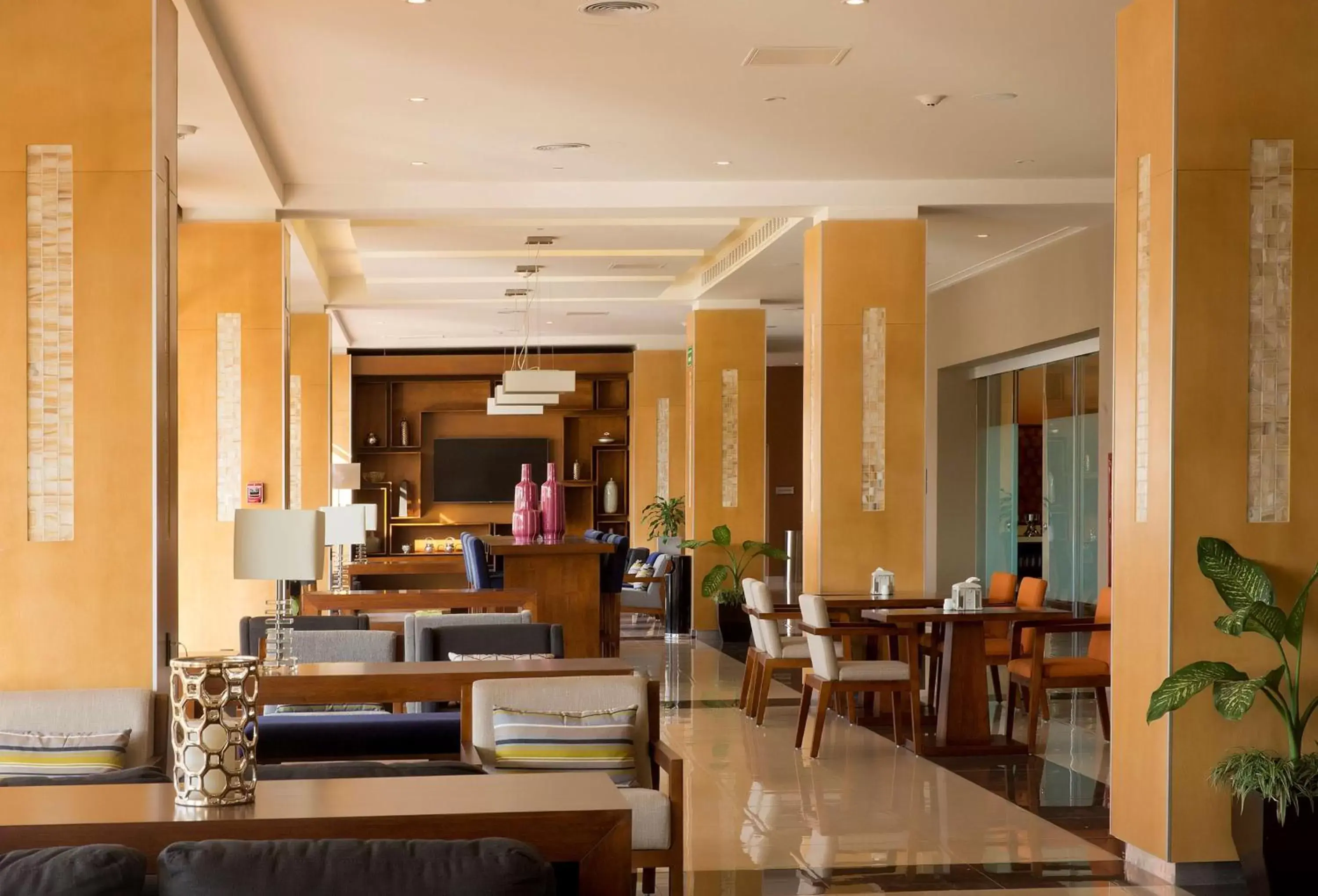Restaurant/Places to Eat in Hampton Inn & Suites by Hilton Paraiso