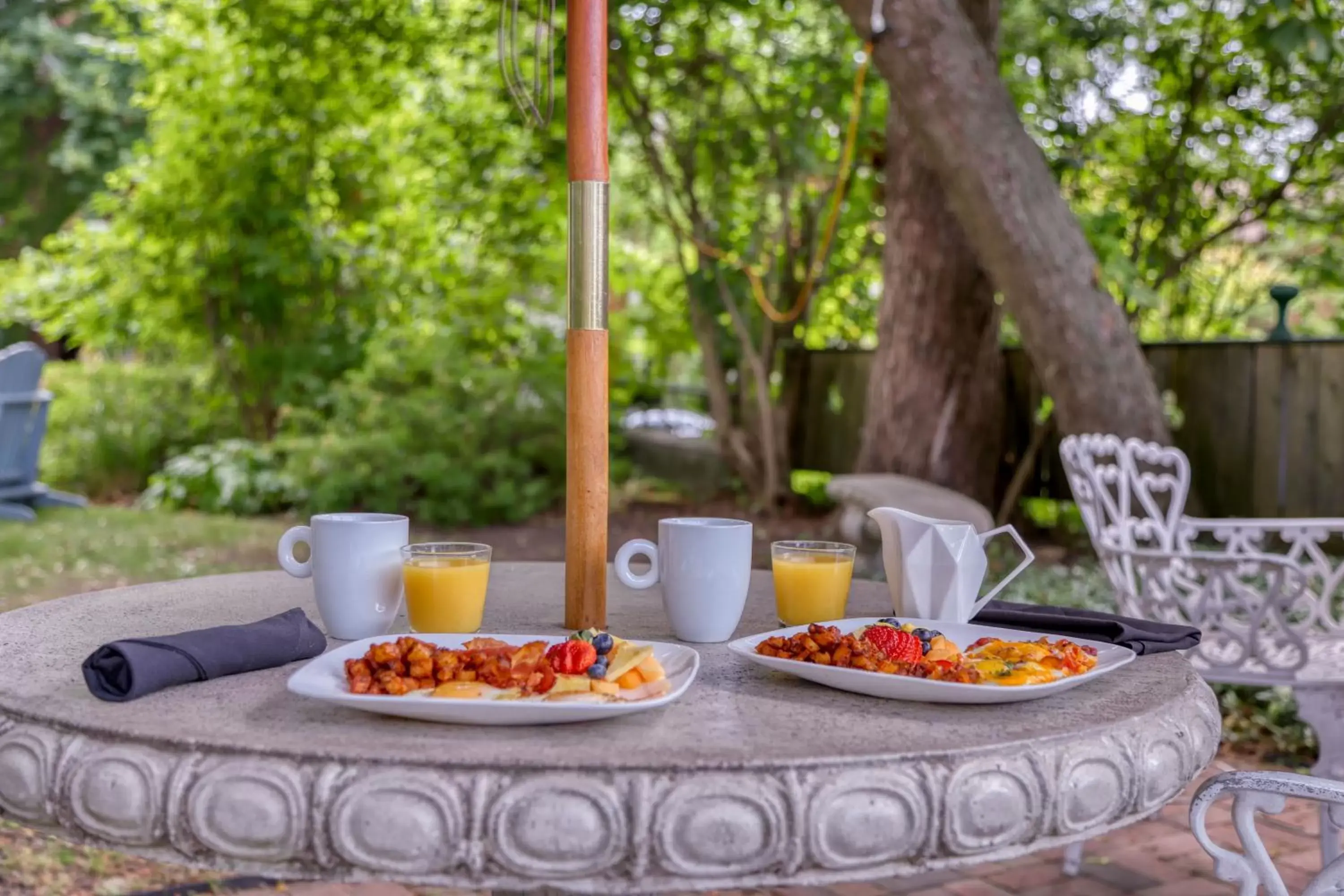 Breakfast in Hochelaga Inn Breakfast in Hochelaga Inn