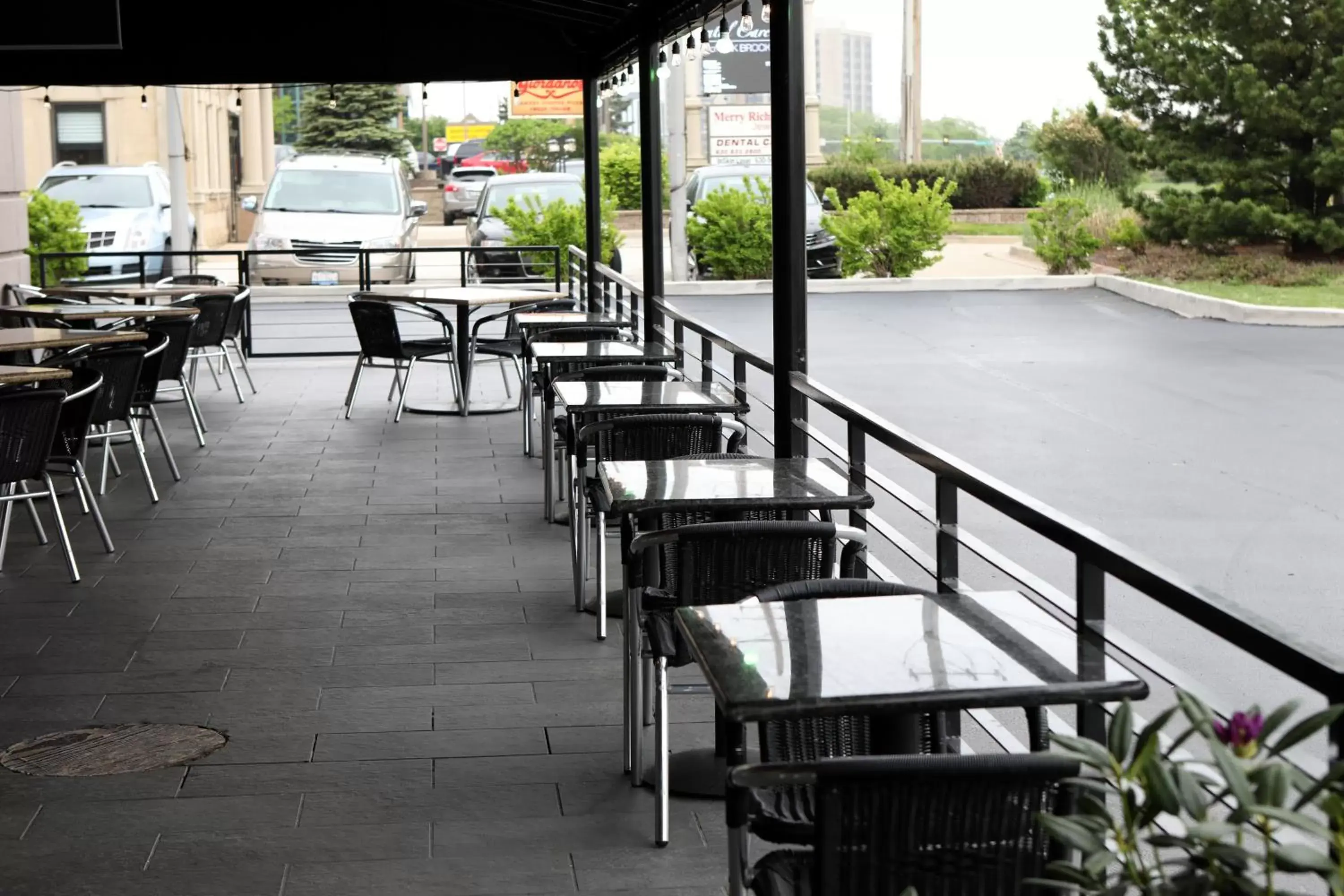 Restaurant/places to eat in Holiday Inn Chicago/Oak Brook by IHG Restaurant/places to eat in Holiday Inn Chicago/Oak Brook by IHG