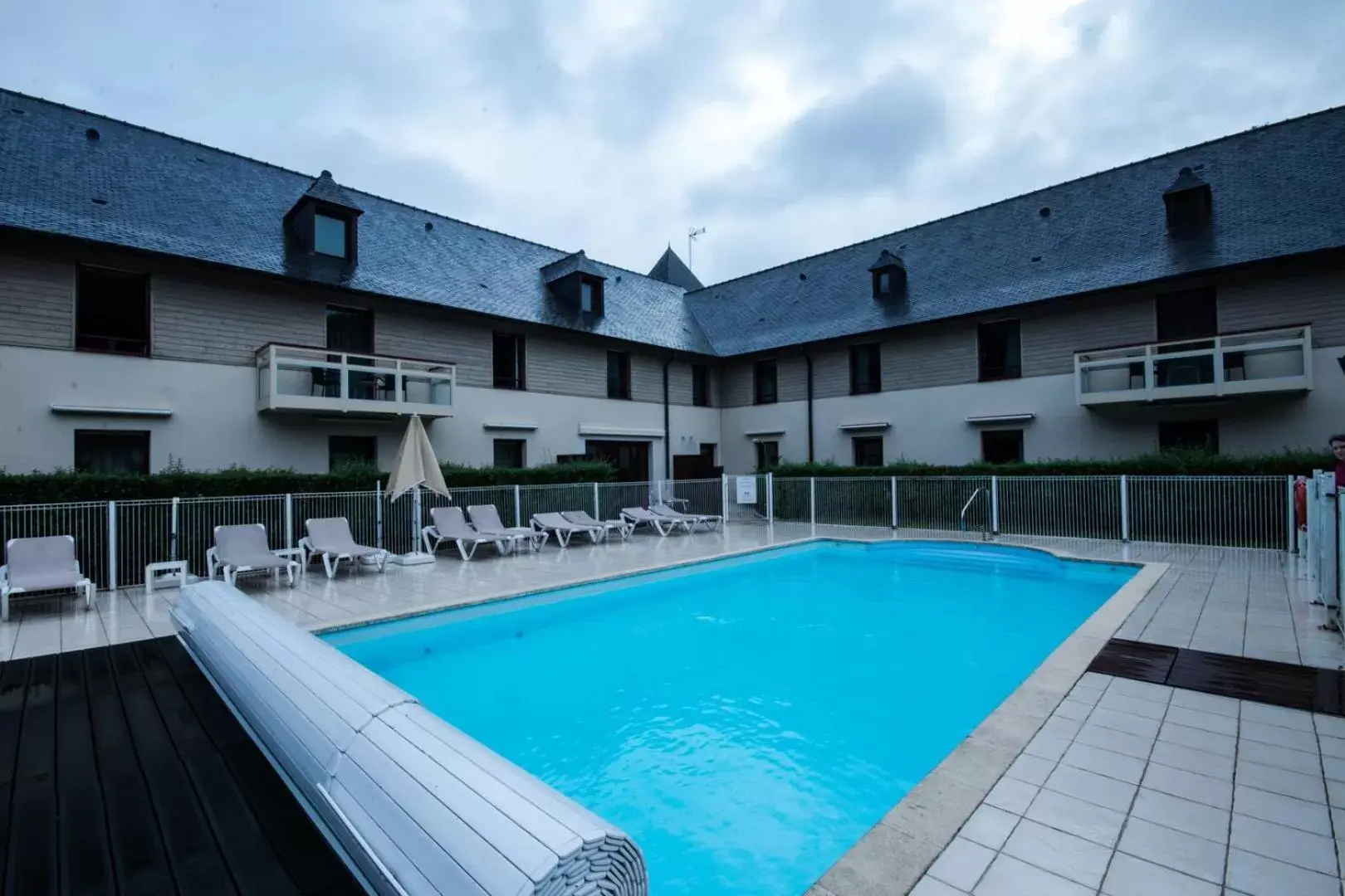 Swimming pool in Mercure Dinan Port Le Jerzual Swimming pool in Mercure Dinan Port Le Jerzual