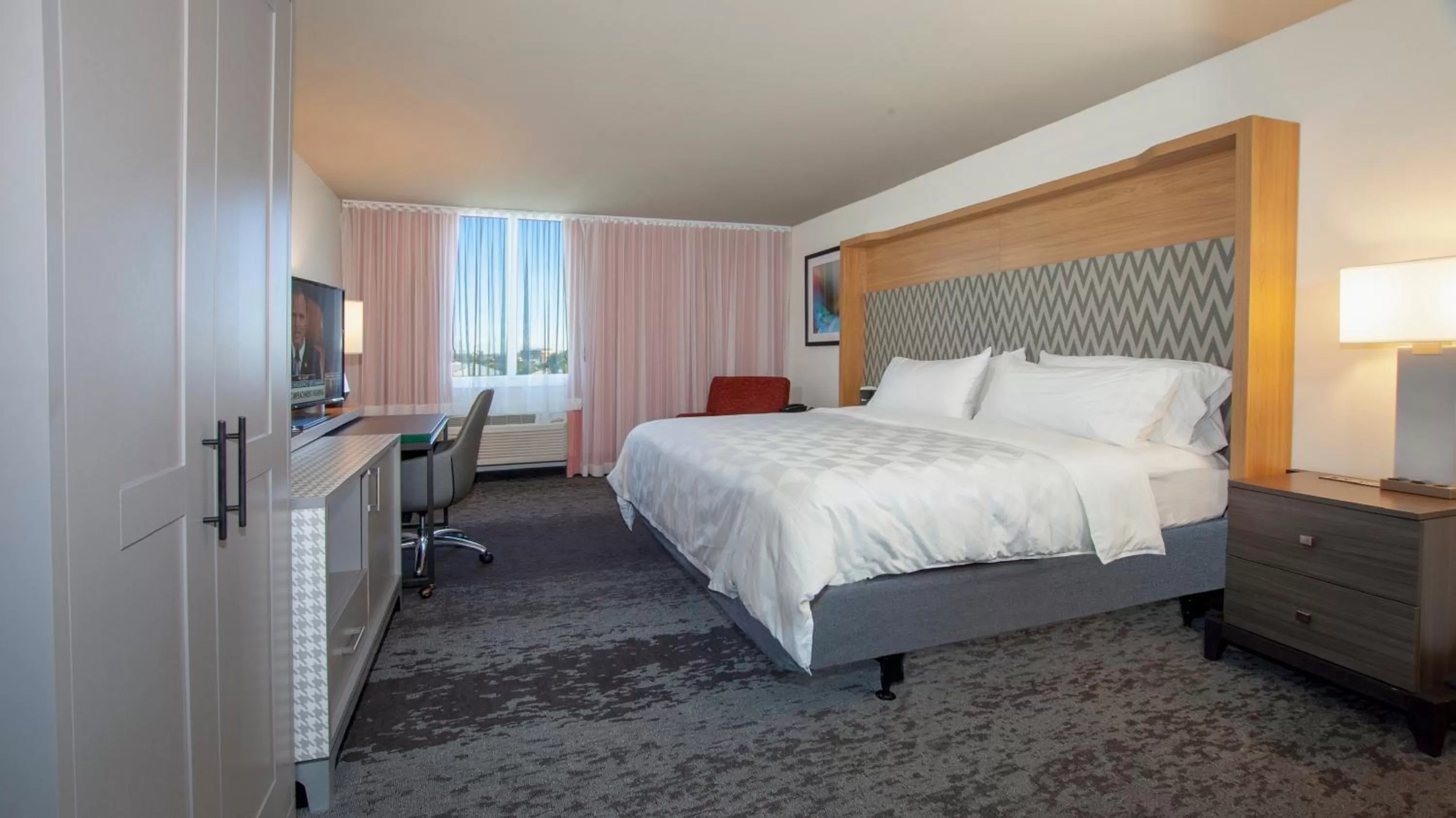 Photo of the whole room, Bed in Holiday Inn Panama City by IHG