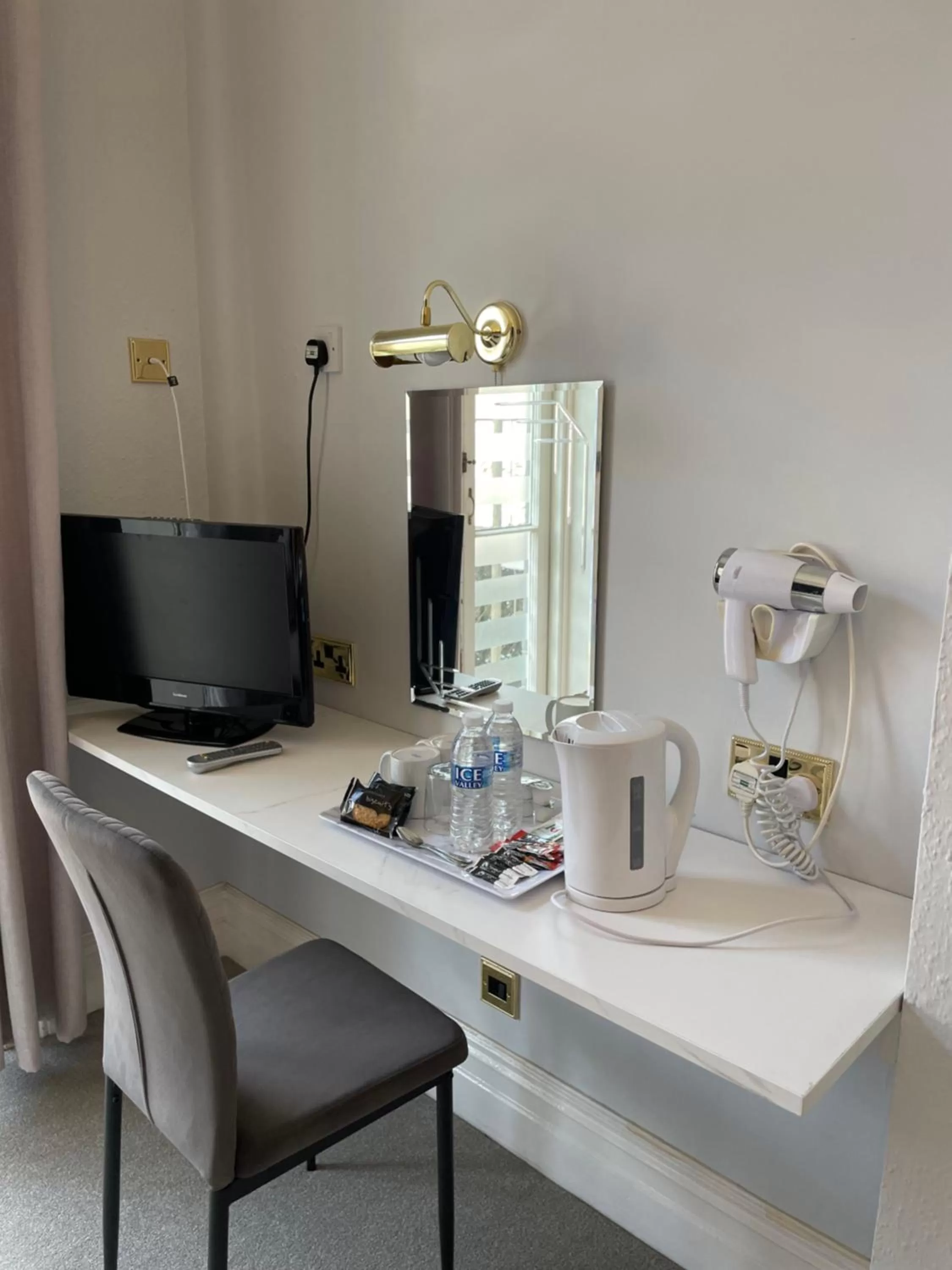 TV and multimedia, TV/Entertainment Center in The Silver How