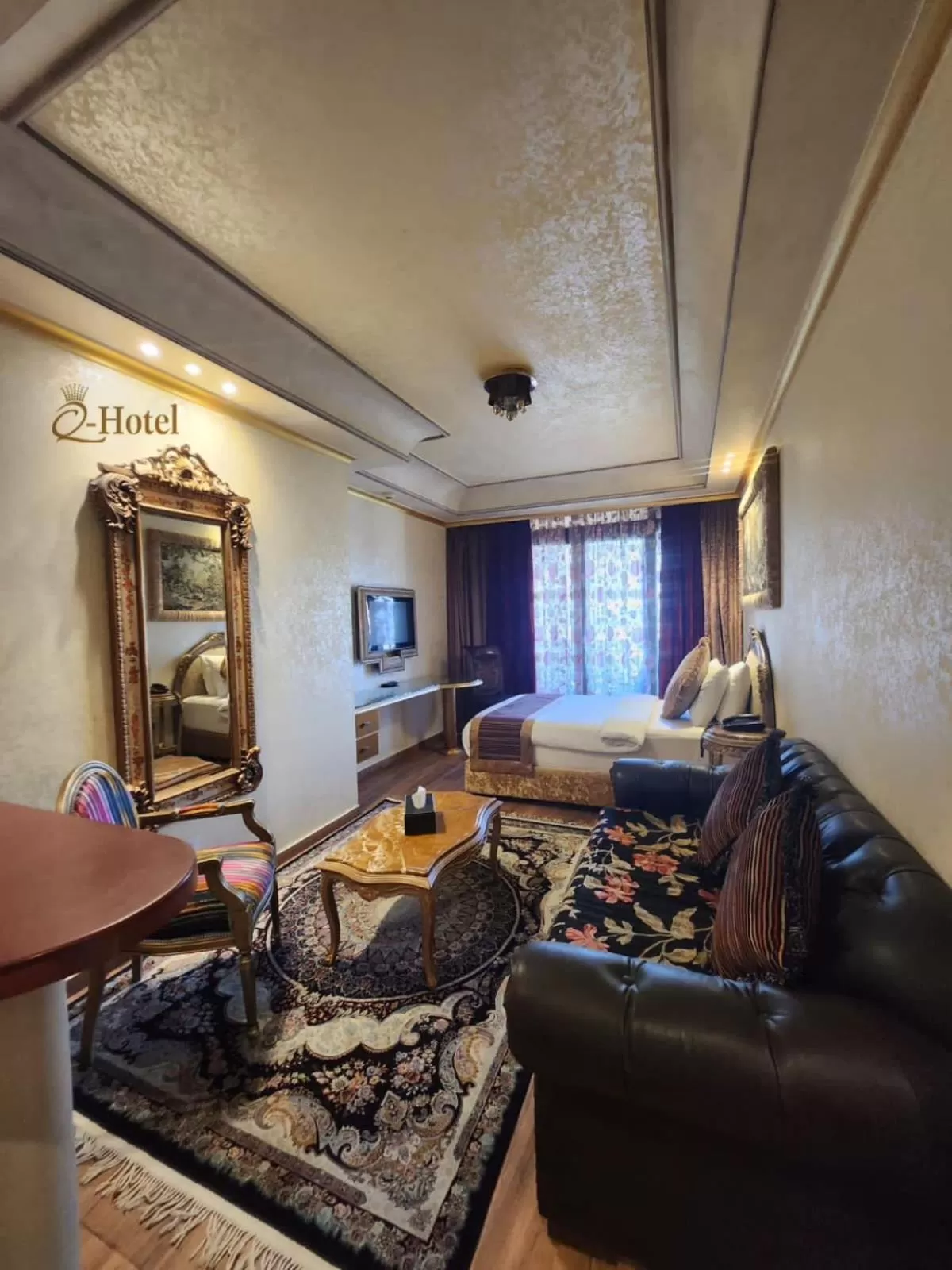 Living room in Q Hotel