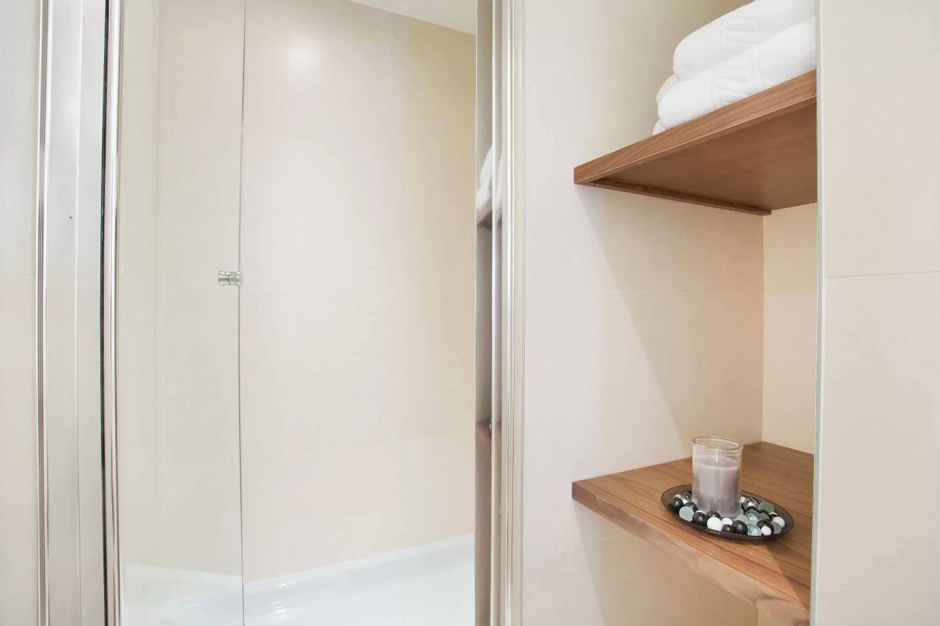 Bathroom in Maison Axel Opéra Paris