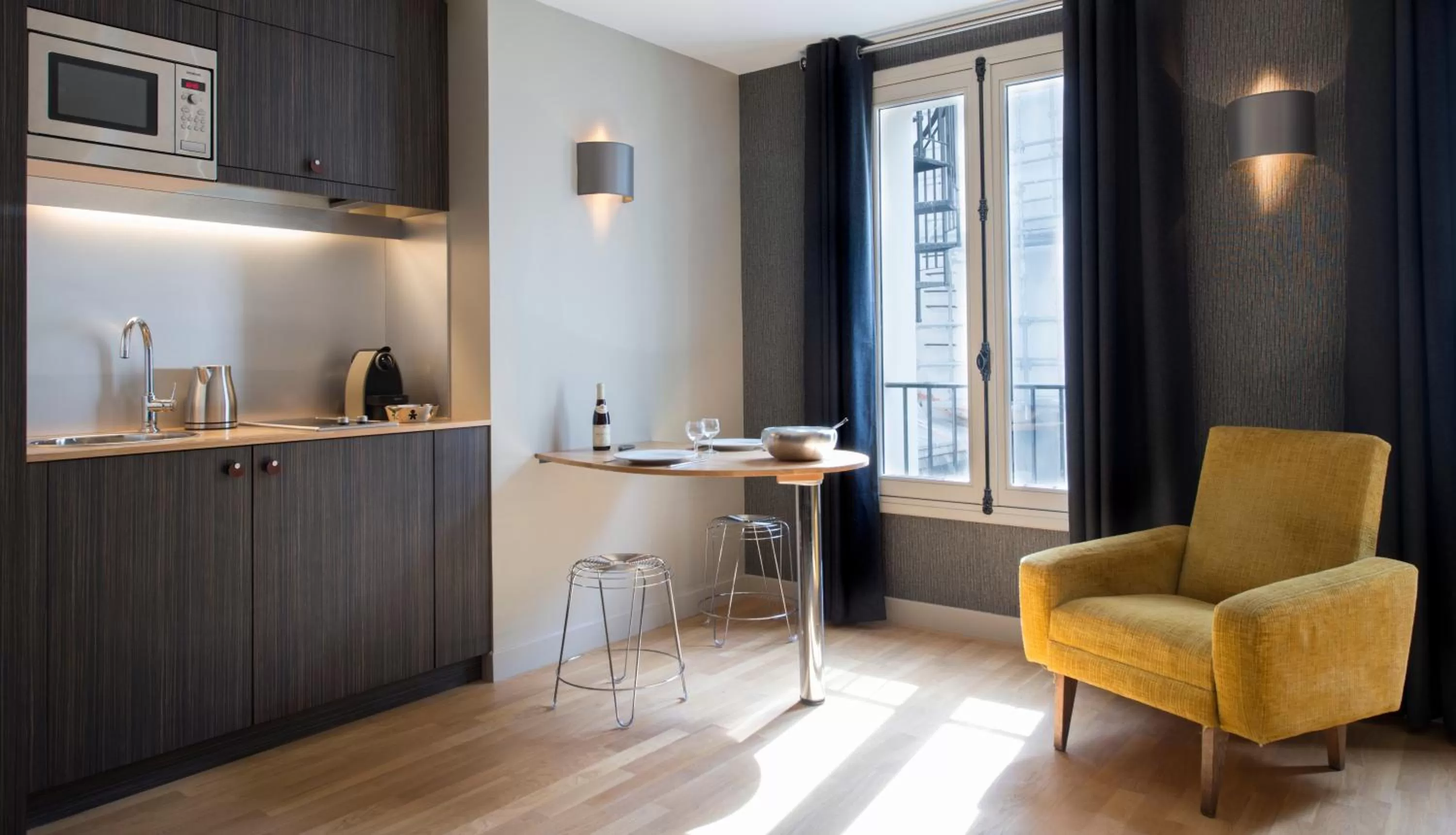 Kitchen or kitchenette in Hôtel Helzear Champs-Elysées