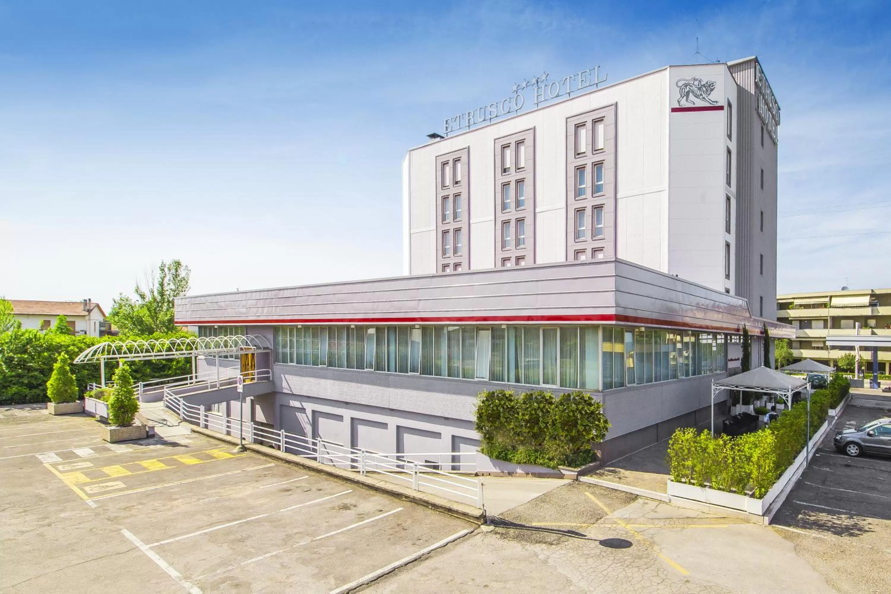 Property building in Etrusco Arezzo Hotel - Sure Hotel Collection by Best Western