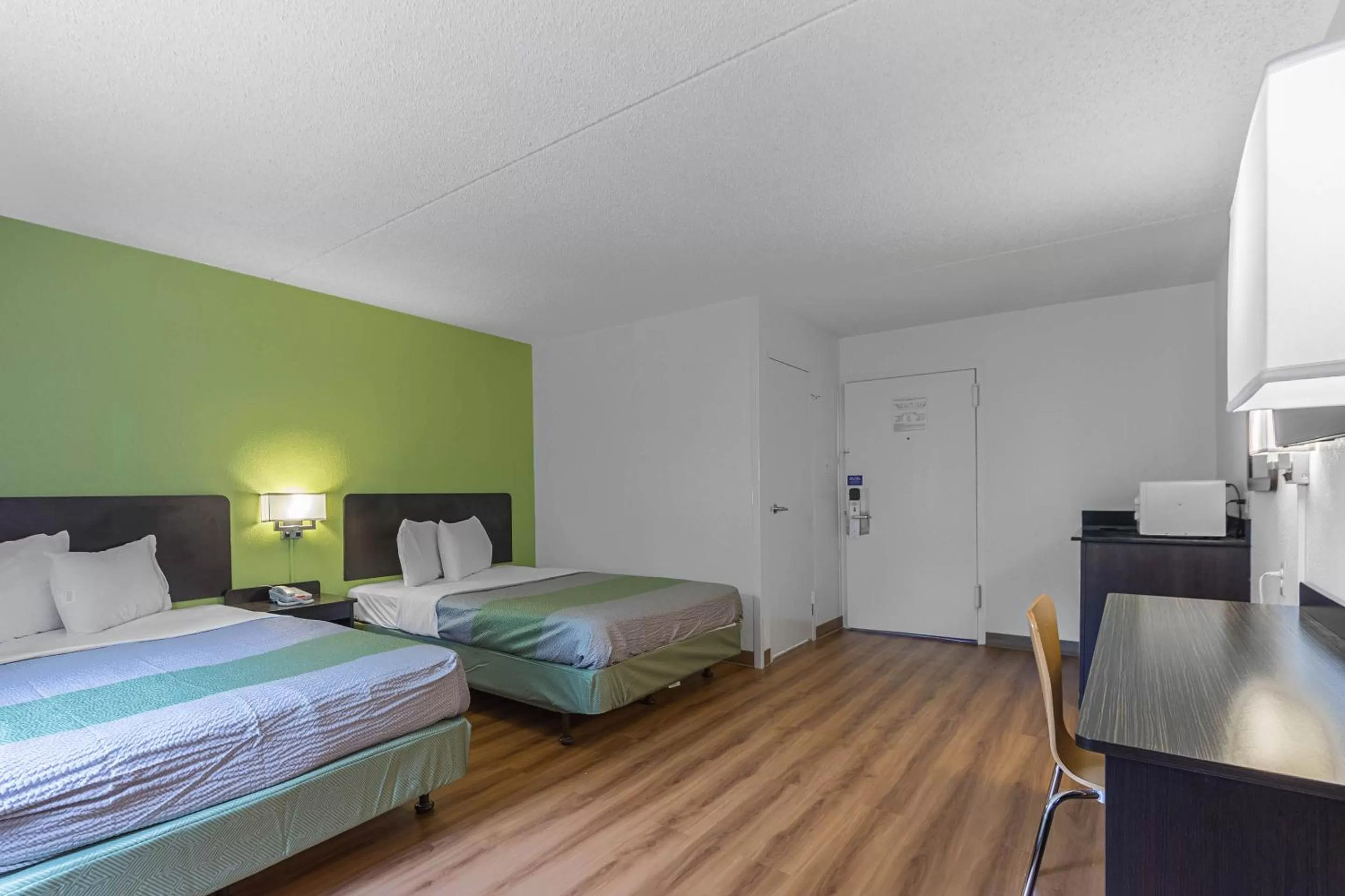 Bedroom, Bed in Motel 6-Warminster, PA