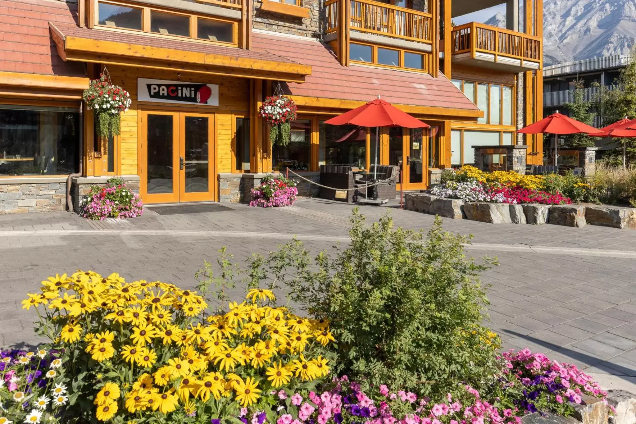 Restaurant/places to eat in Moose Hotel and Suites