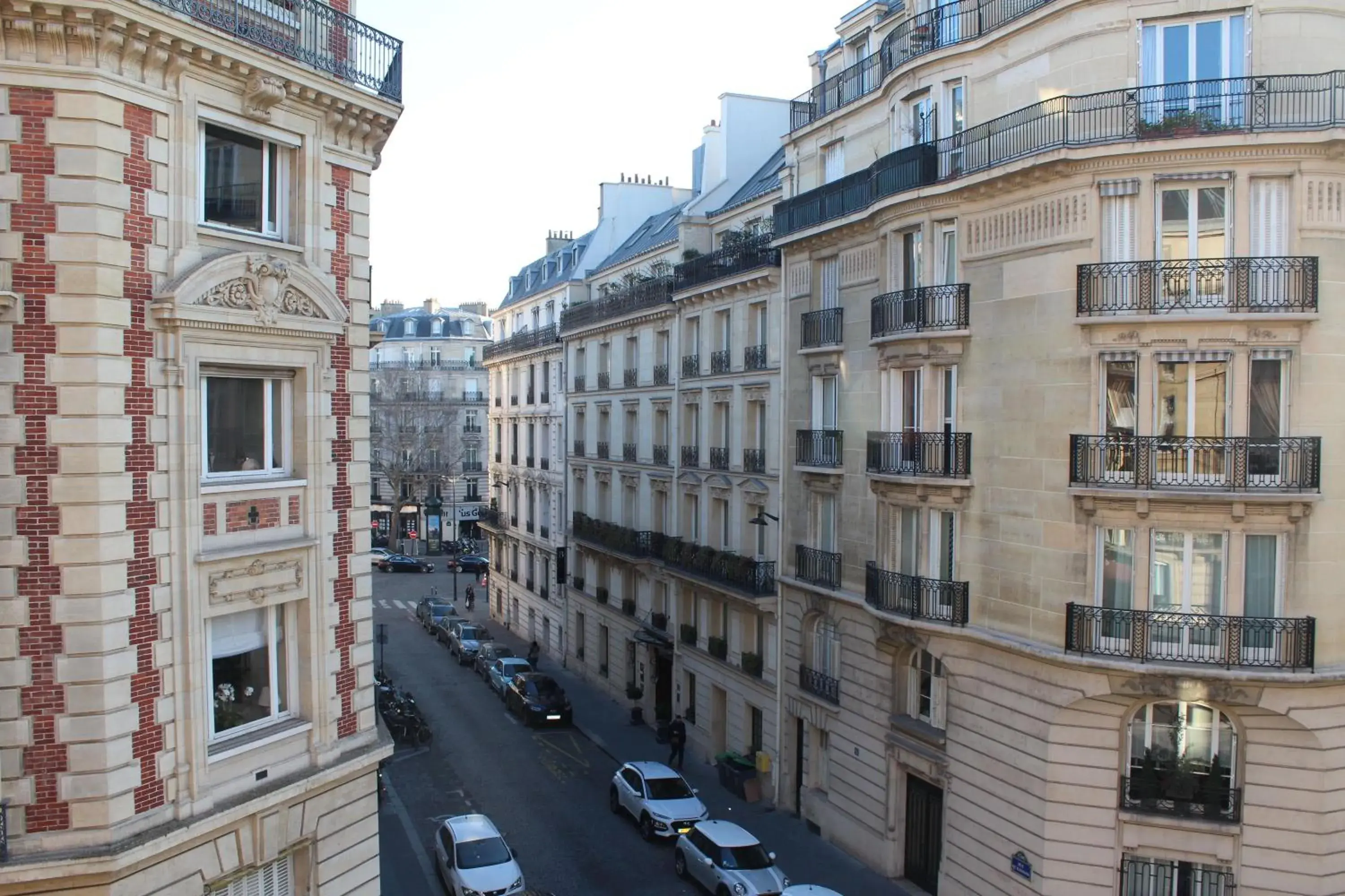 Quiet street view in Hôtel Bassano