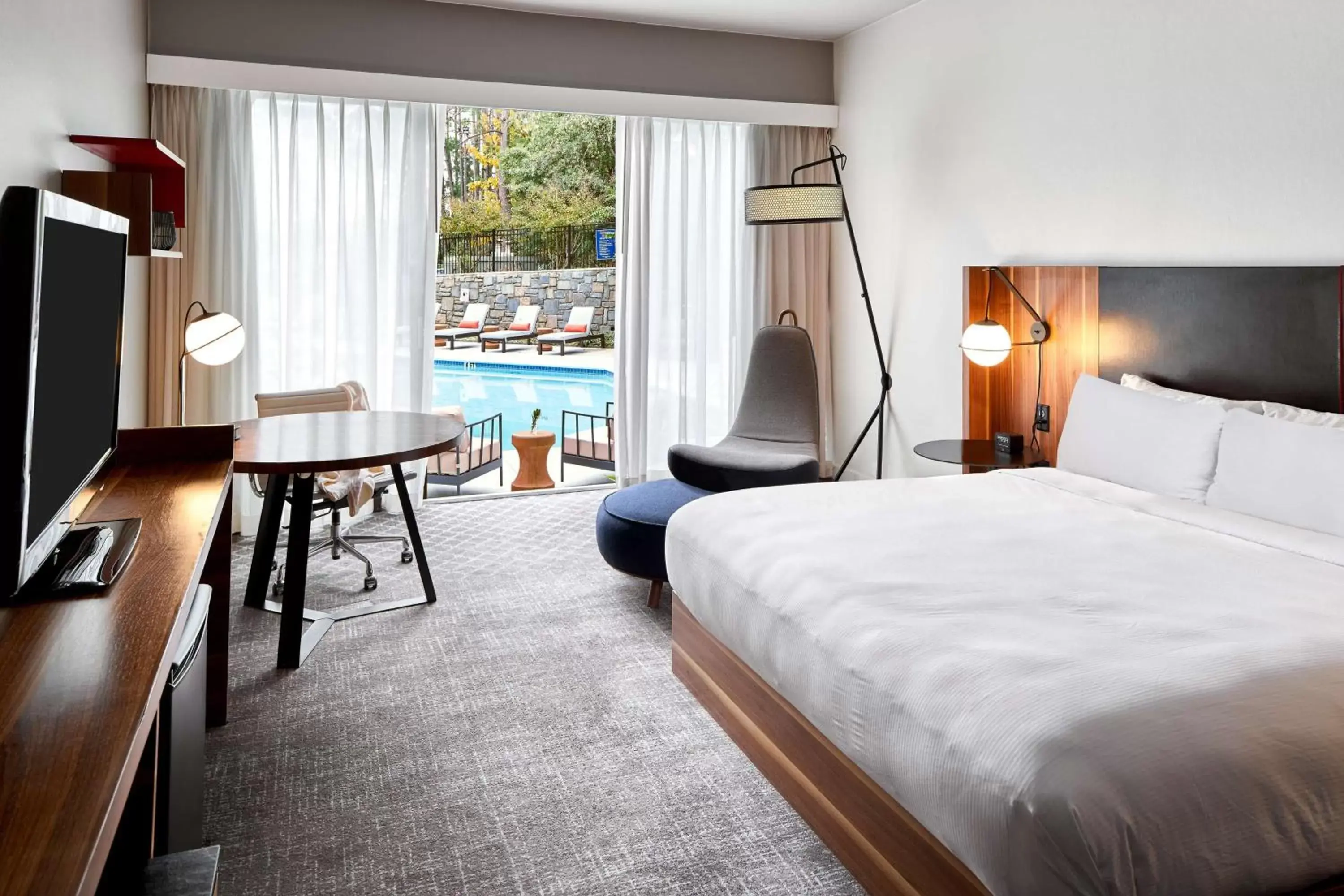 Bed, Pool View in DoubleTree by Hilton Atlanta Northwest/Marietta