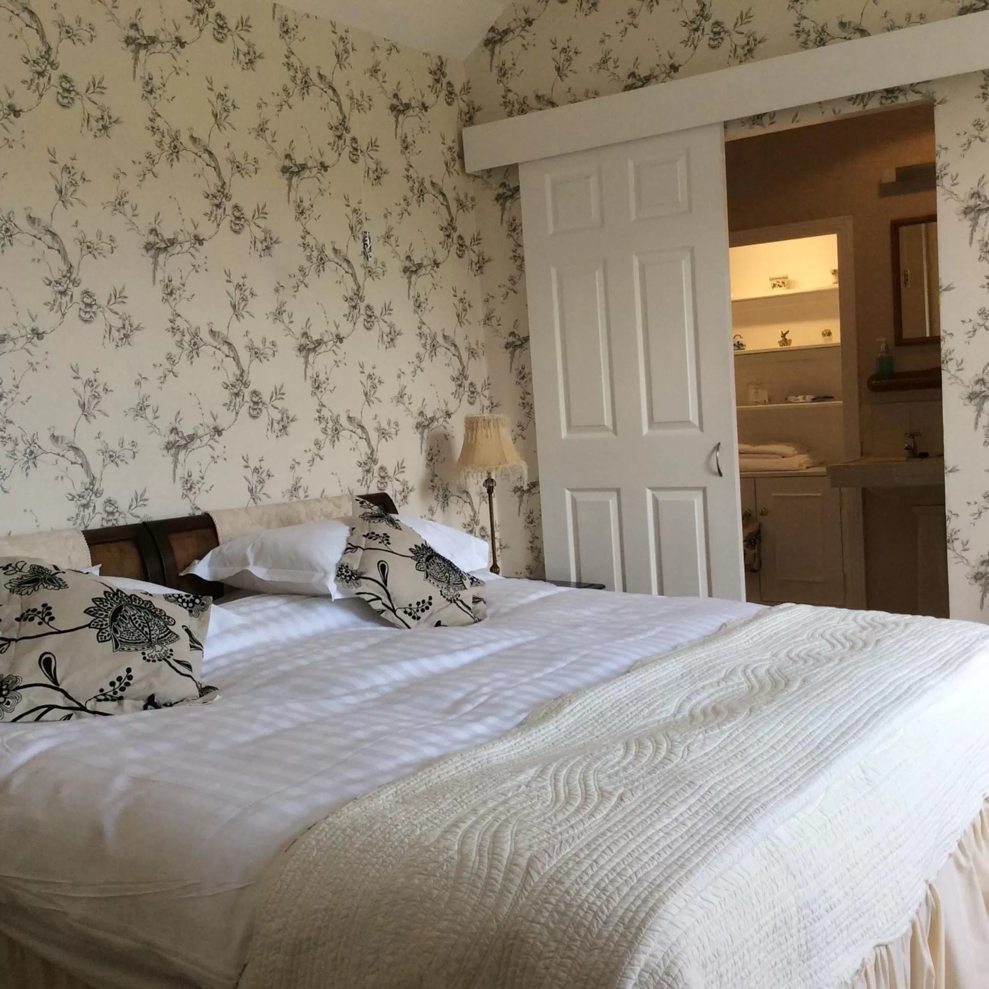Bedroom, Bed in Whashton Springs Farmhouse B&B