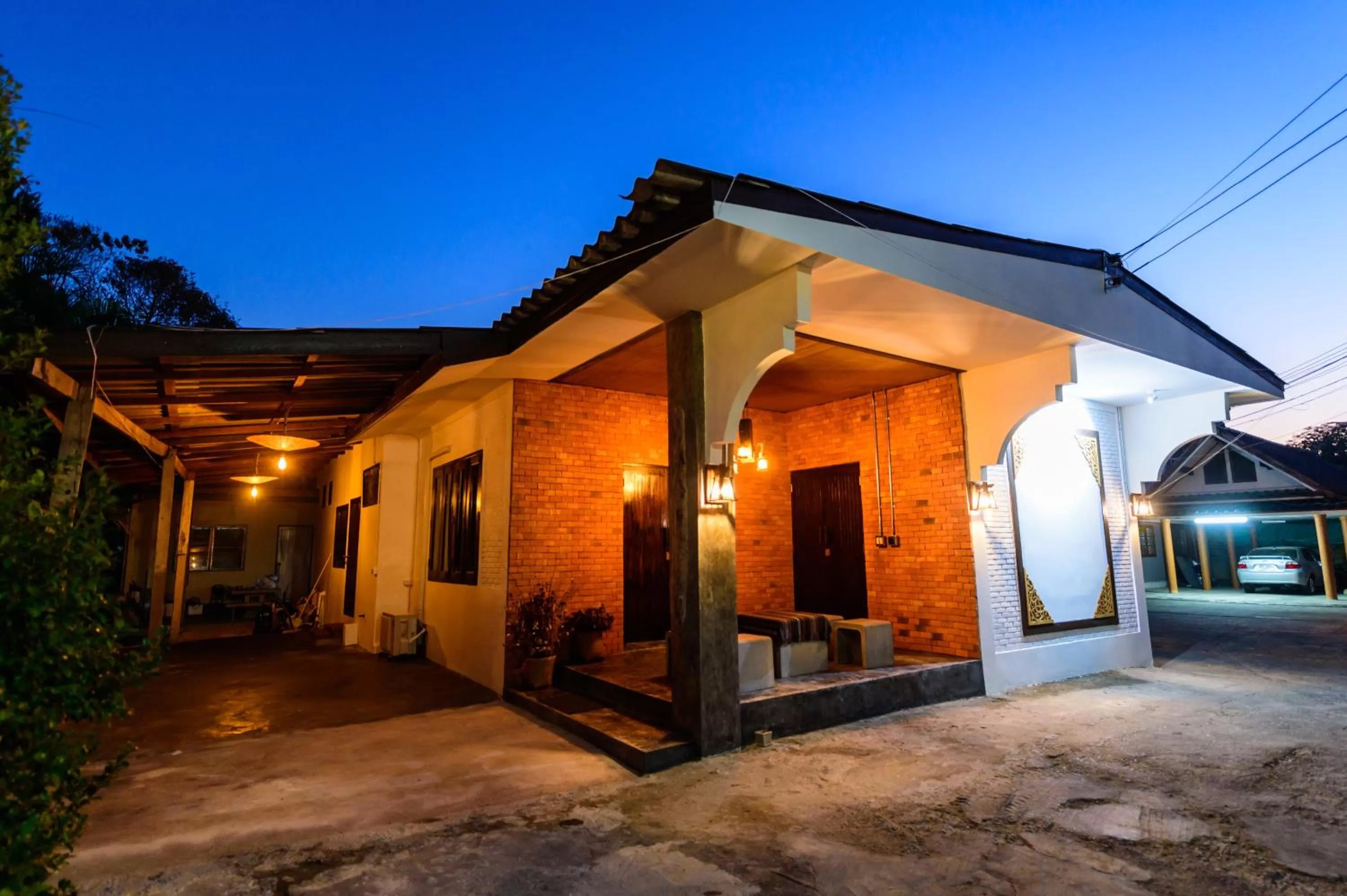 Facade/entrance in Huan Amphan